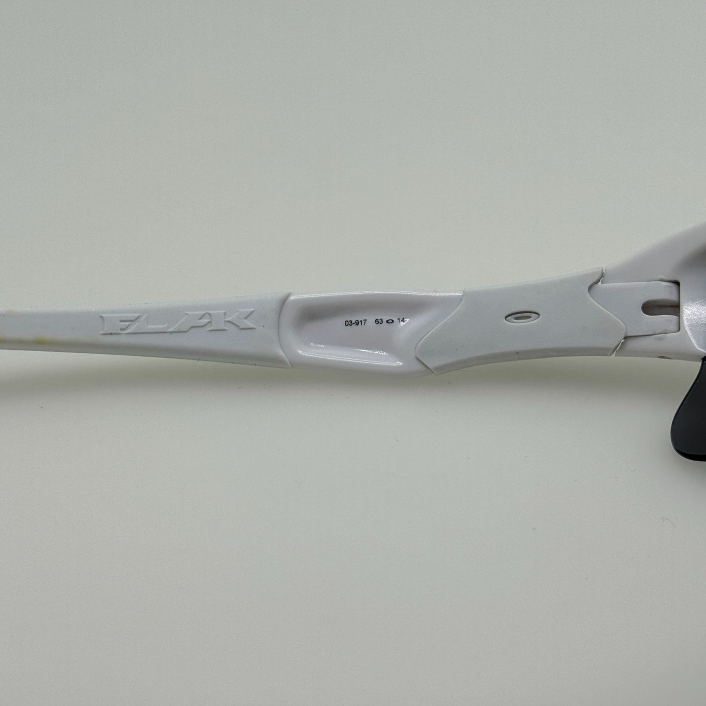 Oakley Sunglasses 03-917 Flak Jacket White 63-14