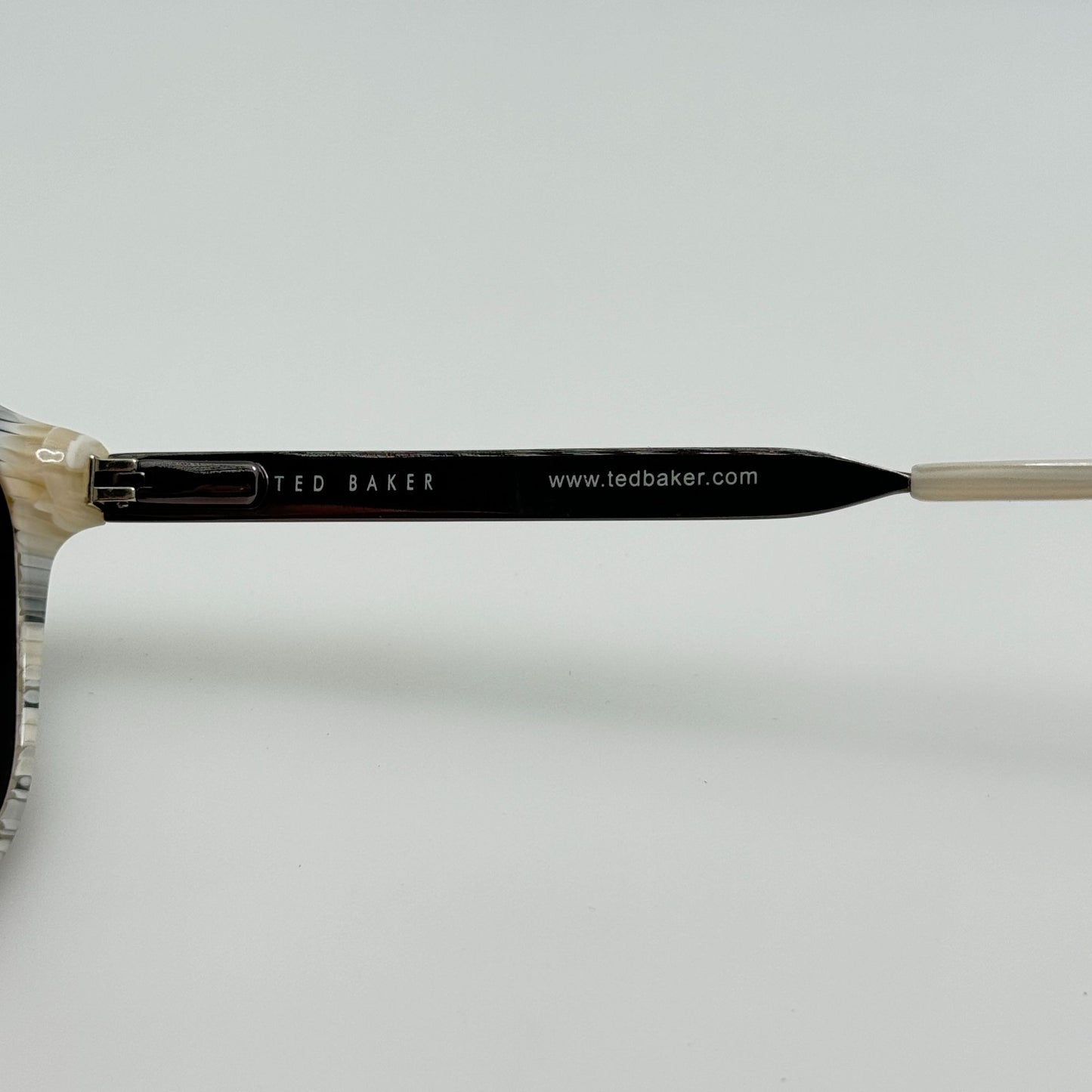 Ted Baker Sunglasses B692 BLK 51-18-140