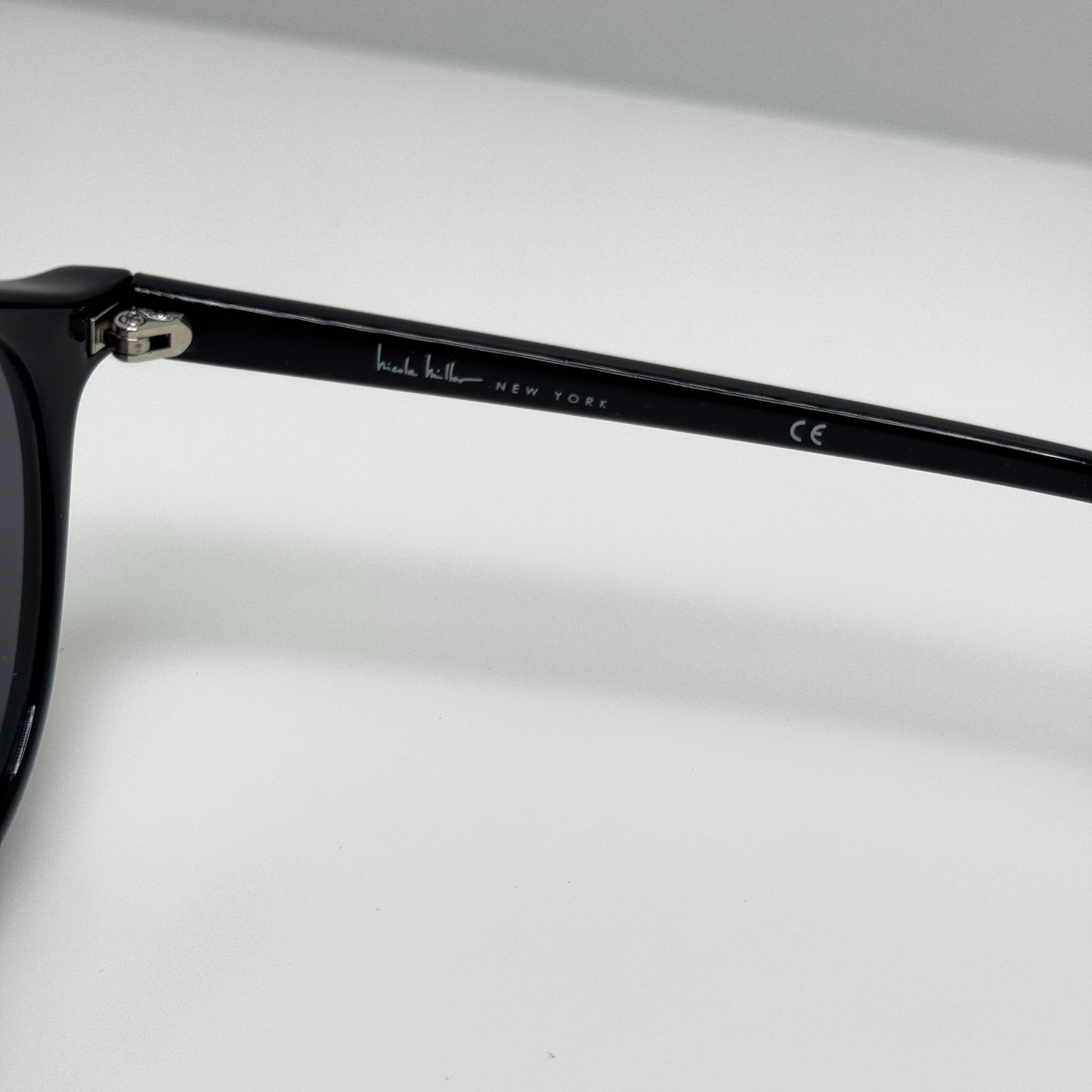 Nicole Miller Sunglasses Canyon Lake C01 52-20-150