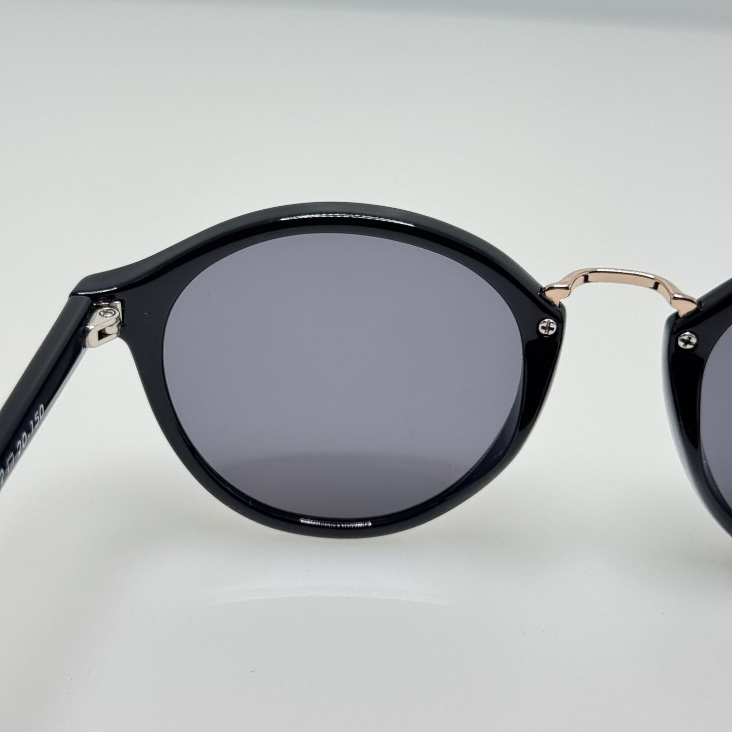 Nicole Miller Sunglasses Canyon Lake C01 52-20-150