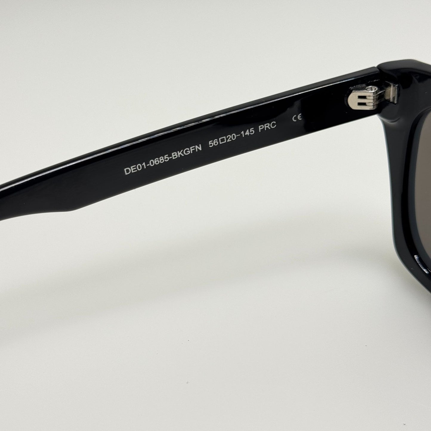 Diff Sunglasses Sean DE01-0685-BKGFN Black 56-20-145