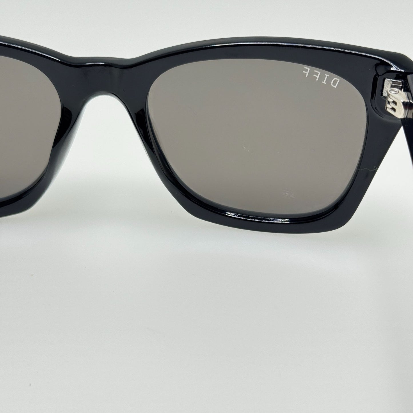 Diff Sunglasses Sean DE01-0685-BKGFN Black 56-20-145
