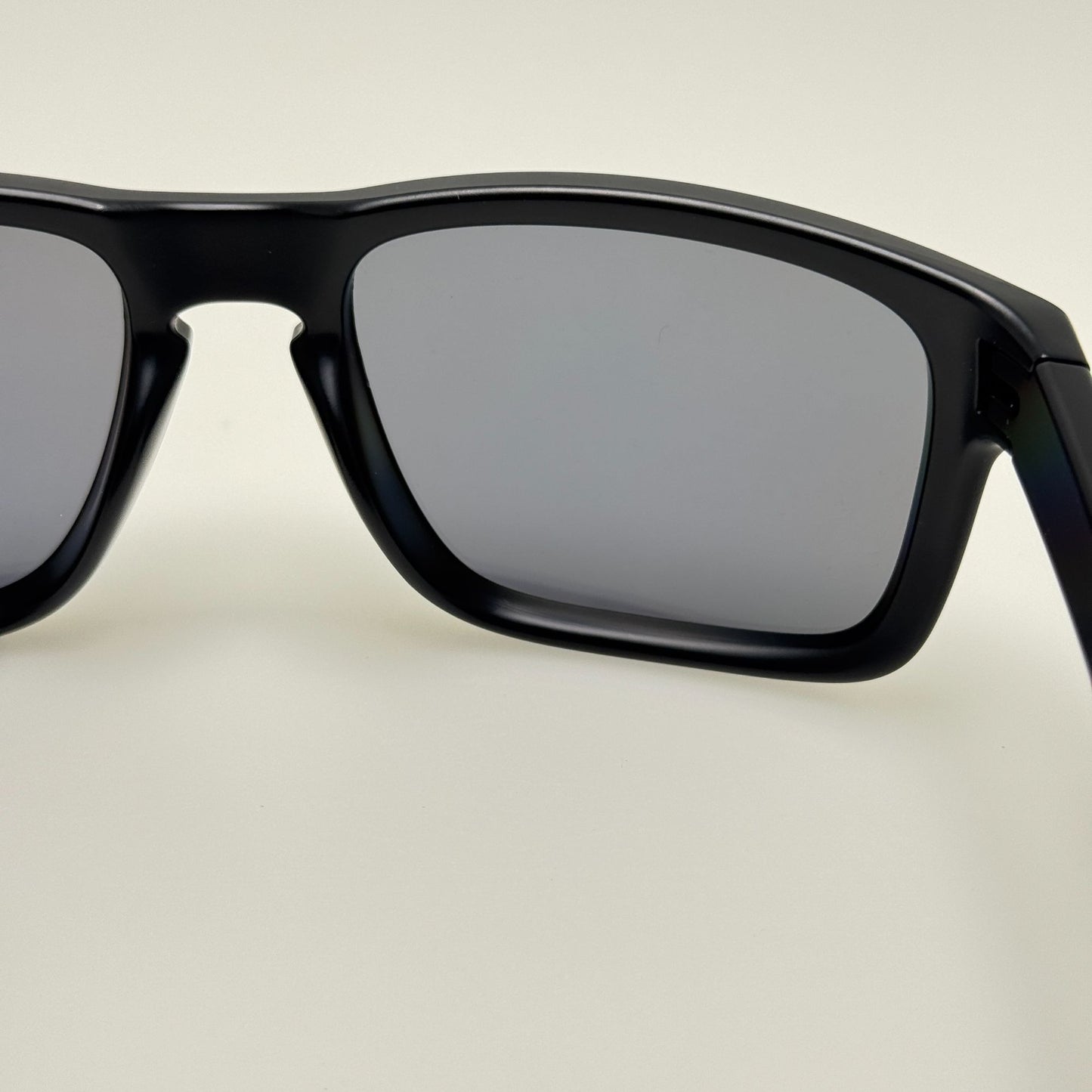 Oakley Sunglasses OO9102-50 Holbrook Black Polarized 55-18-137