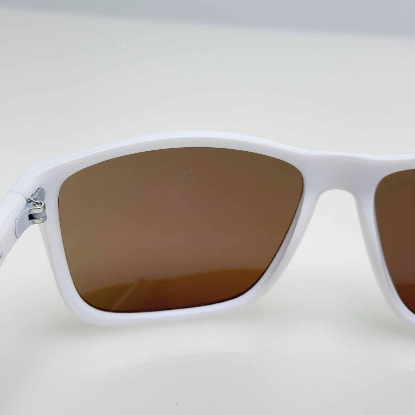 Chaps Sunglasses SR1023 CHP 23 359 DI WHT Foster Grant