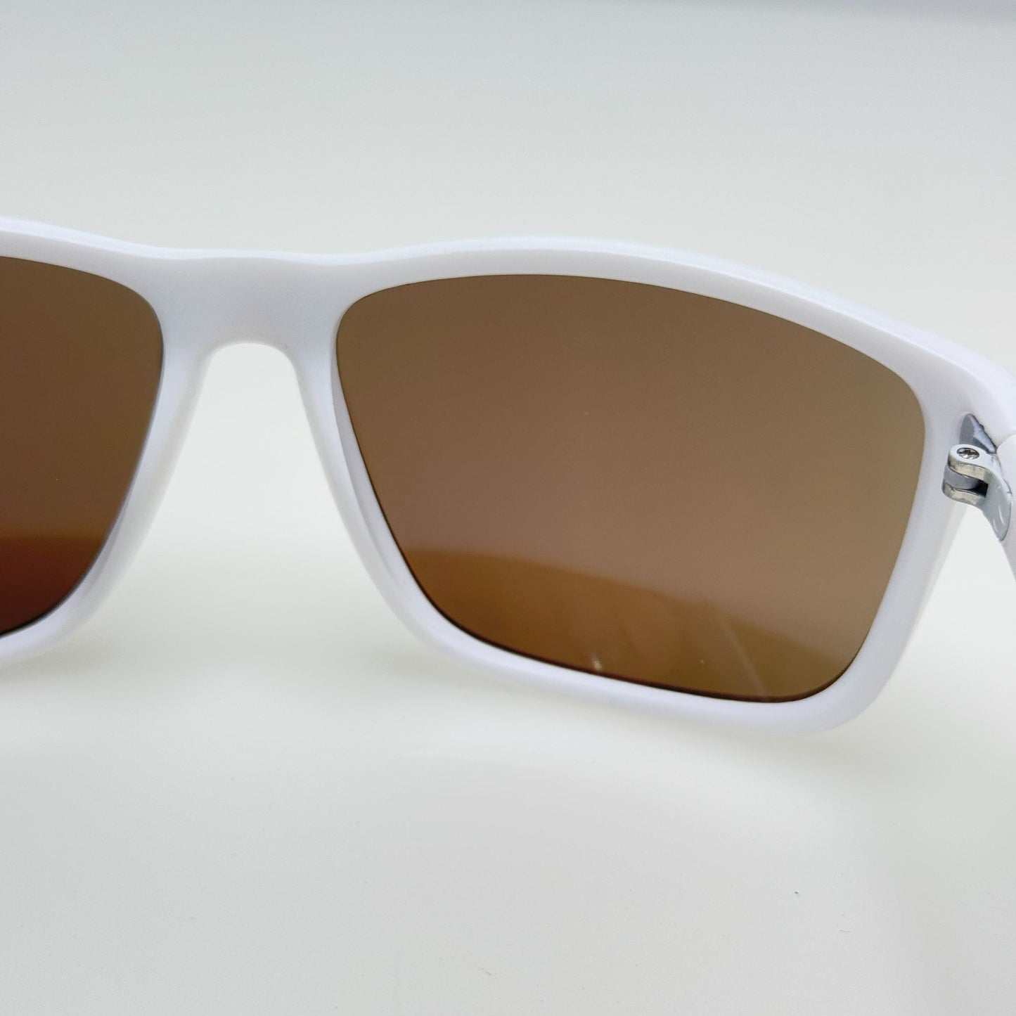 Chaps Sunglasses SR1023 CHP 23 359 DI WHT Foster Grant