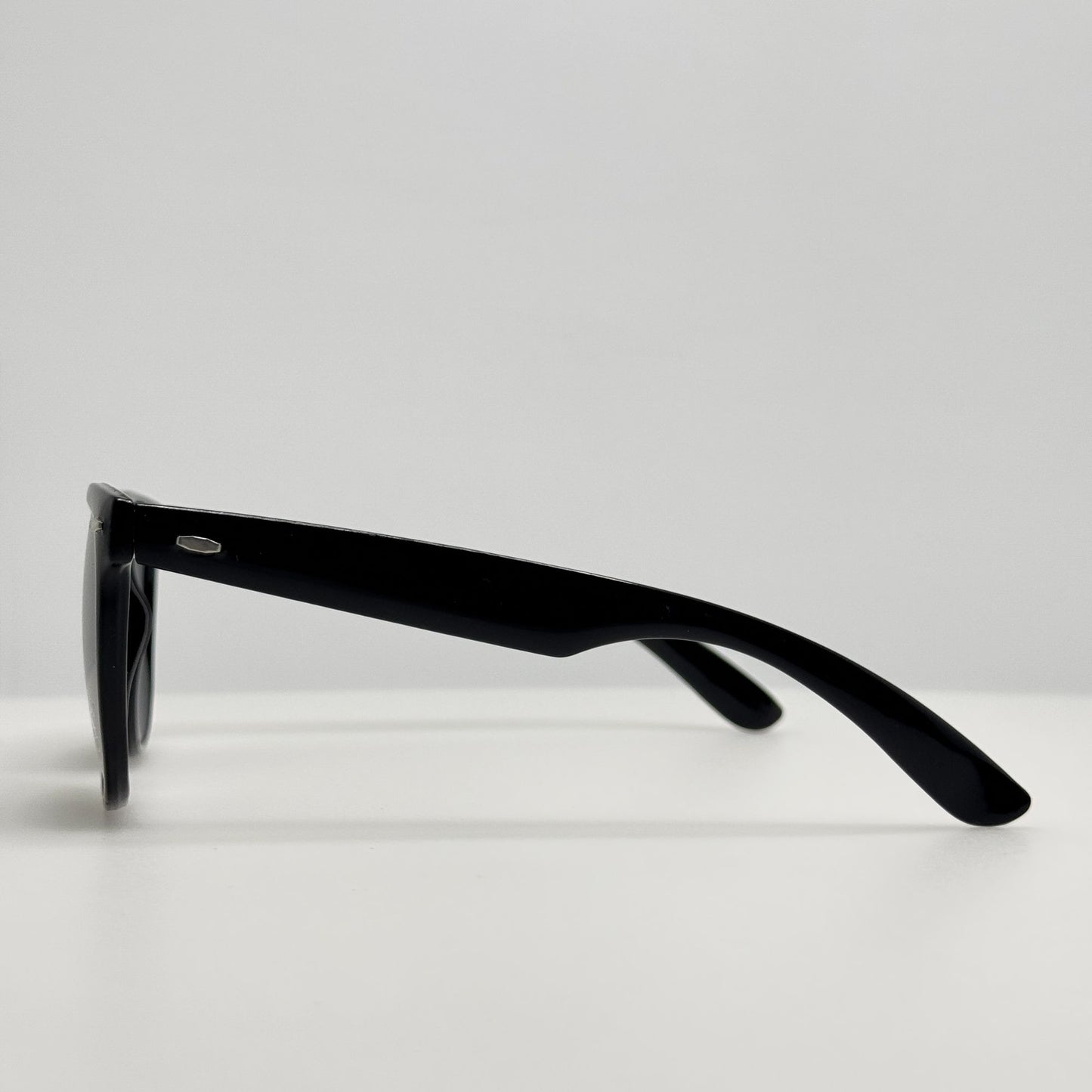 Pan Oceanic Sunglasses Black Nylon Taiwan R.O.C. Vintage Retro Peanuts Snoopy