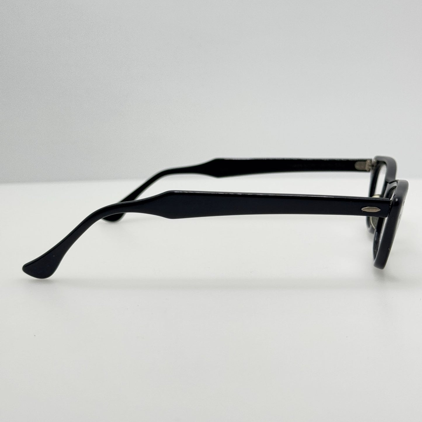 Bausch & Lomb B&L Eyeglasses Eye Glasses Frames Black 4 1/2 - 5 3/4 46-20