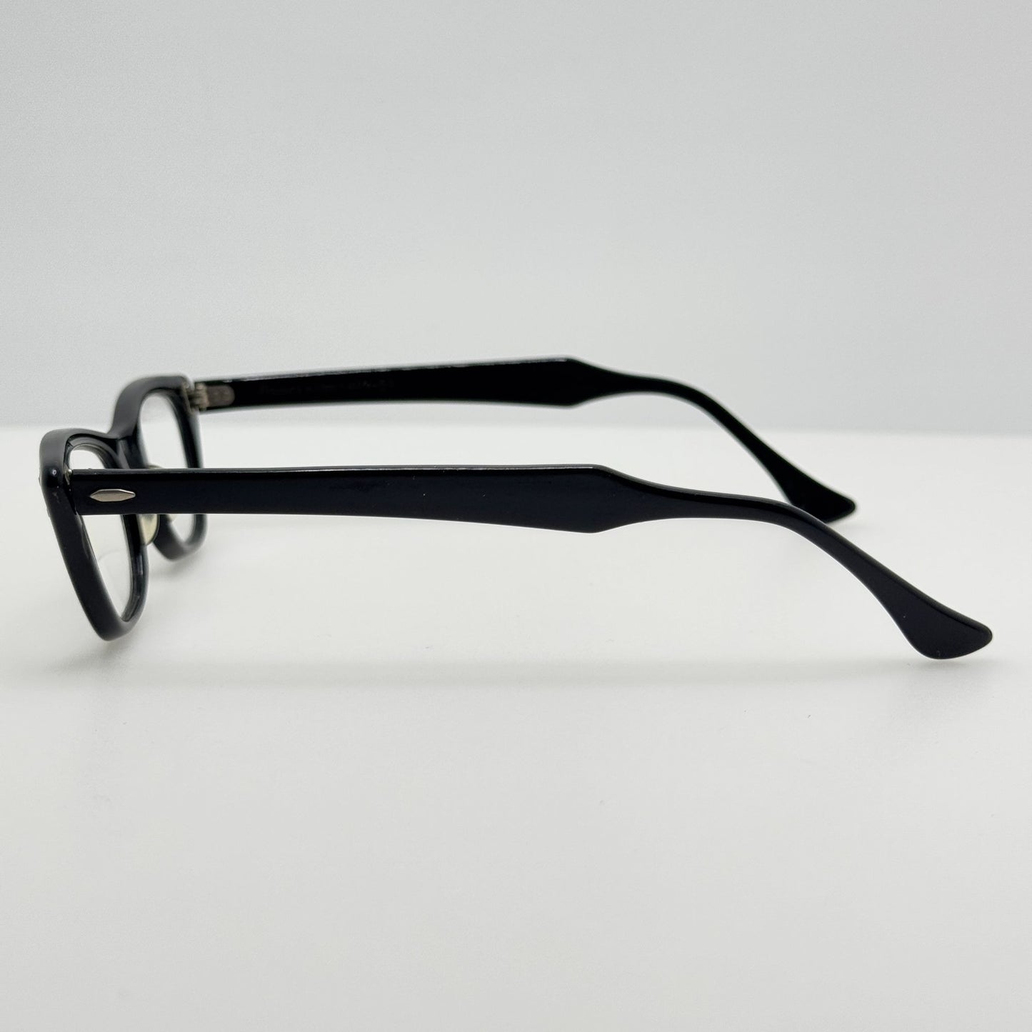 Bausch & Lomb B&L Eyeglasses Eye Glasses Frames Black 4 1/2 - 5 3/4 46-20