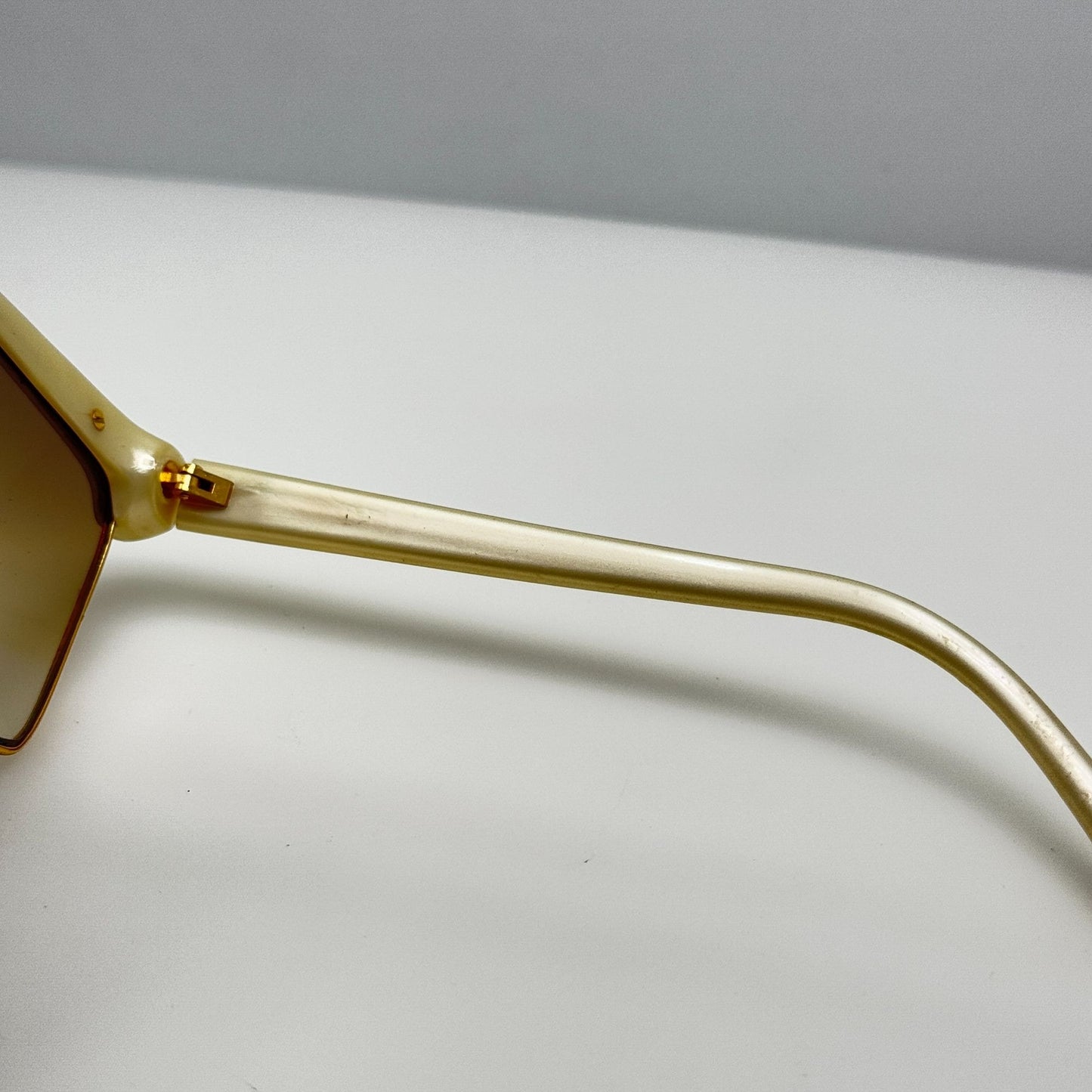 Laura Biagiotti Sunglasses Vintage Retro Pearl Gold