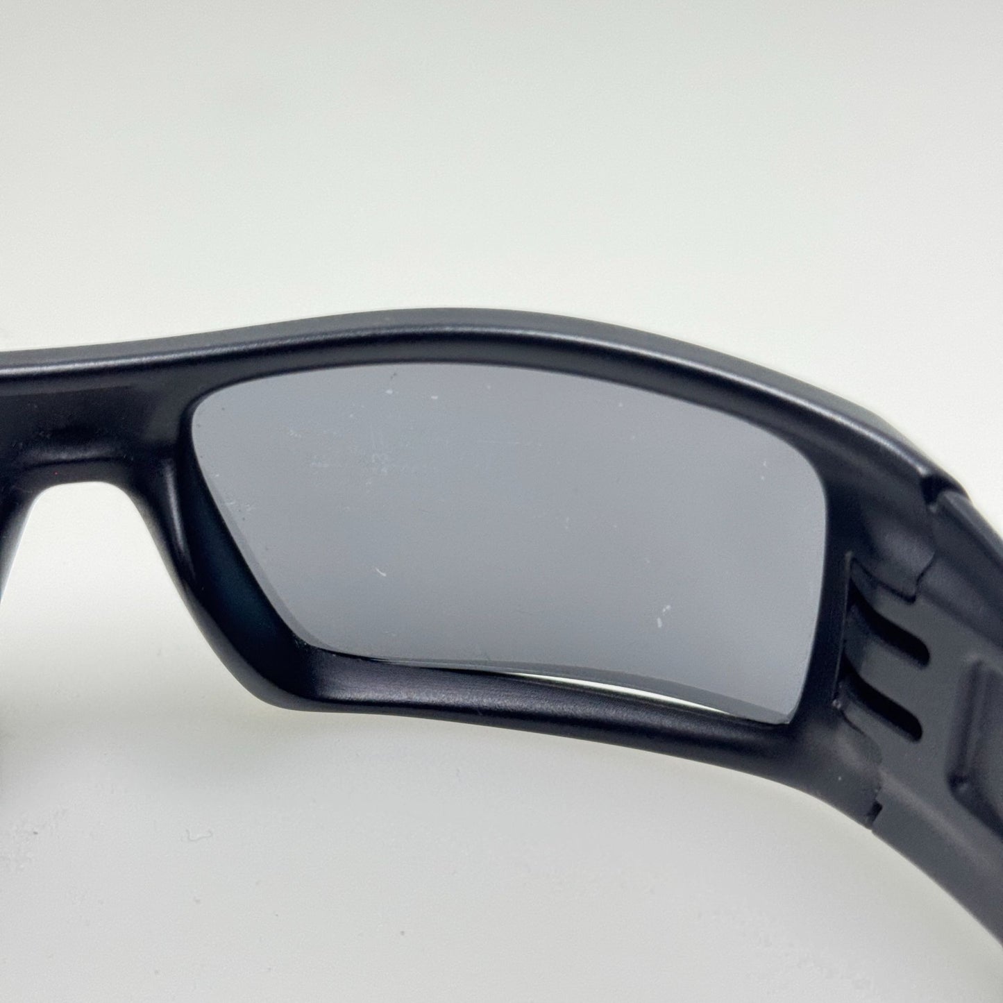 Oakley Sunglasses Gascan Black Polarized USA Read Description