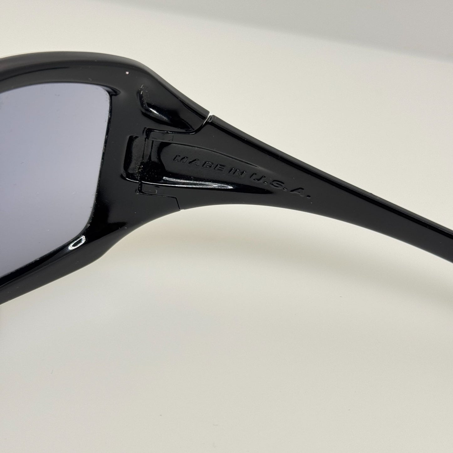 Oakley Sunglasses 24-046 Ravishing Breast Cancer Black 61-17