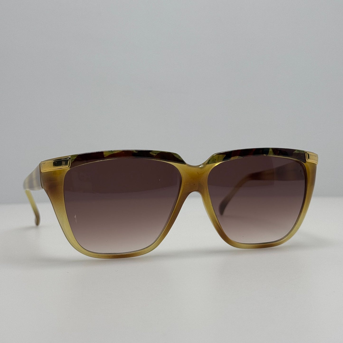 Ellen Tracy Sunglasses D35 121-1 Vintage