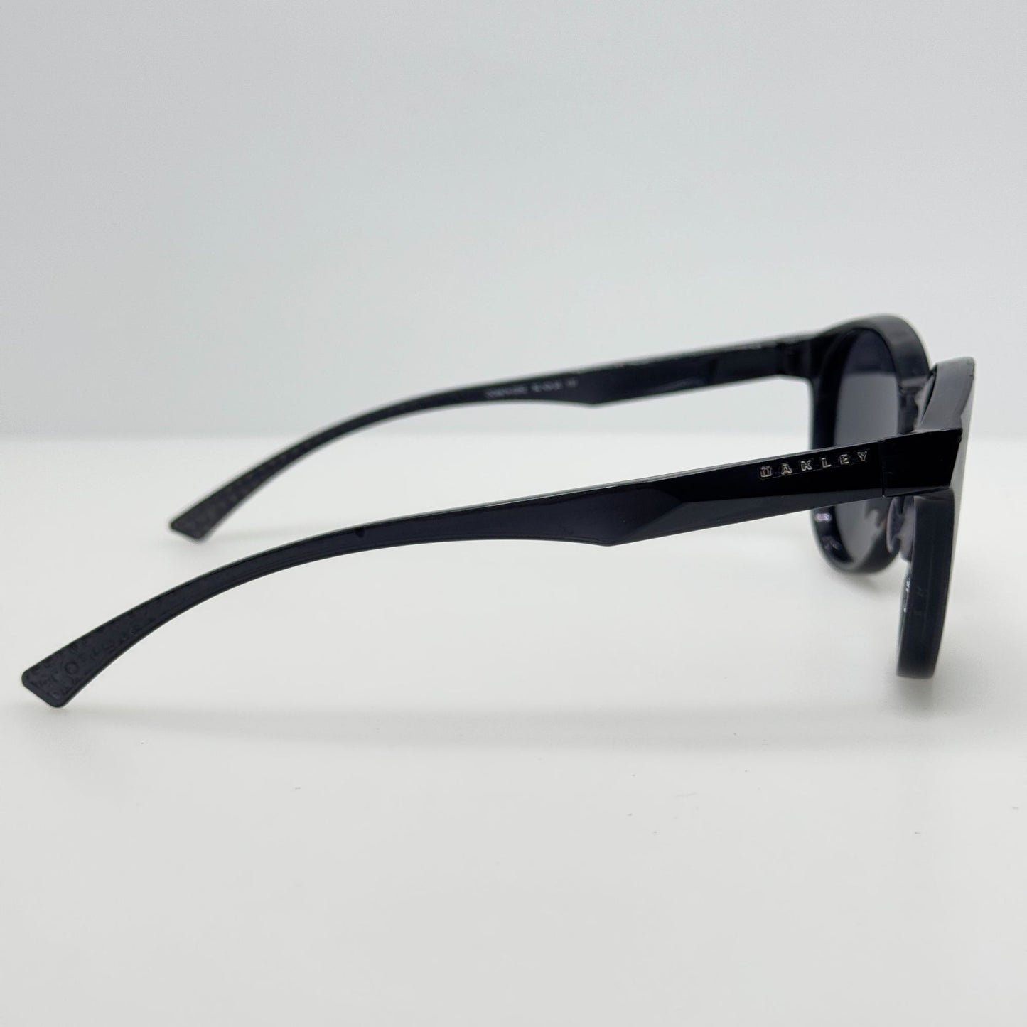 Oakley Sunglasses OO9474-0552 Spindrift Black 52-20-137 Read Description