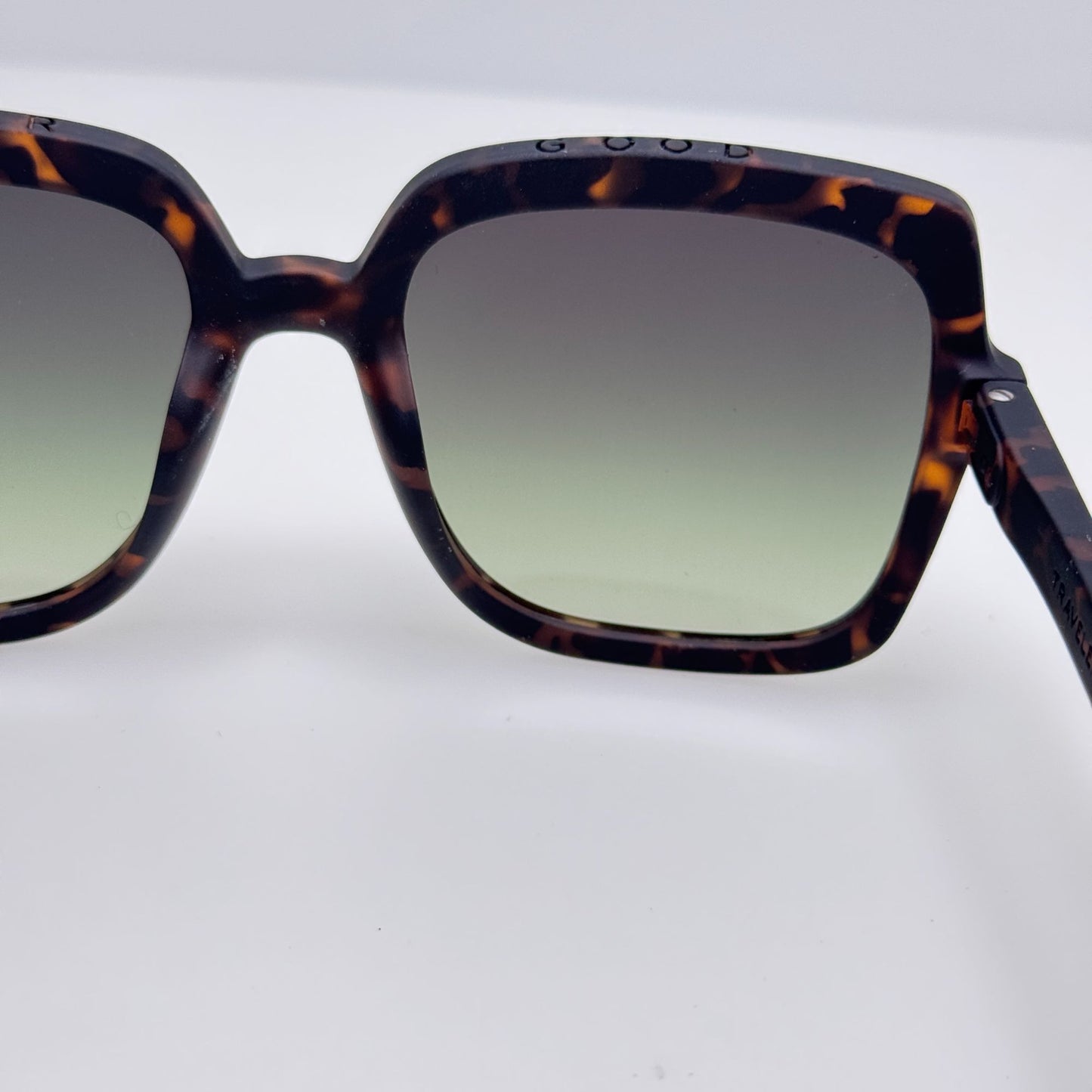 Toms Sunglasses Athena Traveler Collection 10018308 56-20-148