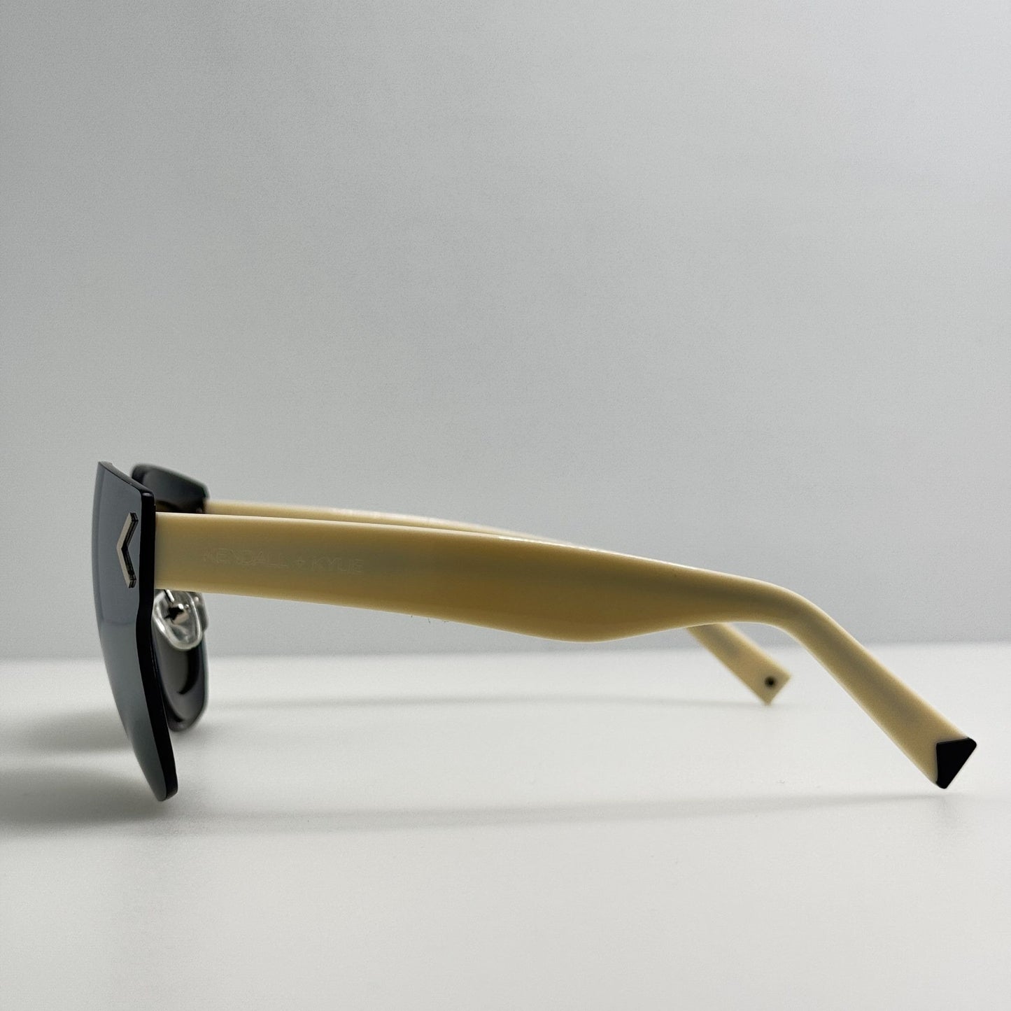 Kendall + Kylie Sunglasses Priscilla KK4003 045 65-15-140
