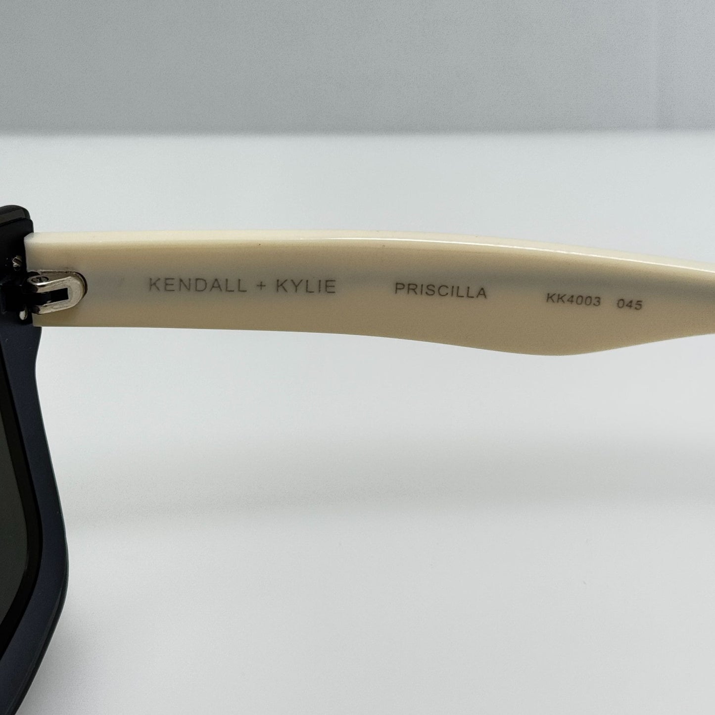 Kendall + Kylie Sunglasses Priscilla KK4003 045 65-15-140