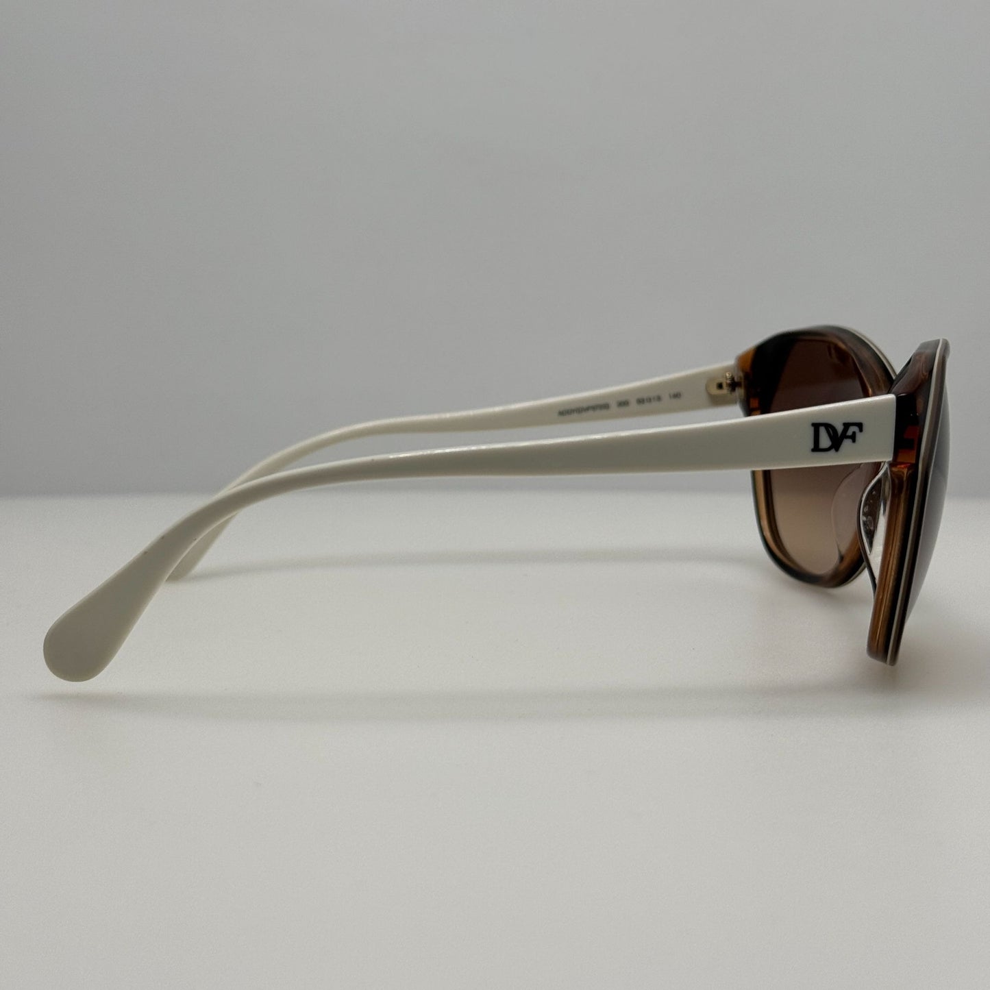 Diane Von Furstenberg Sunglasses DVF572S Addy 200 63-13-140