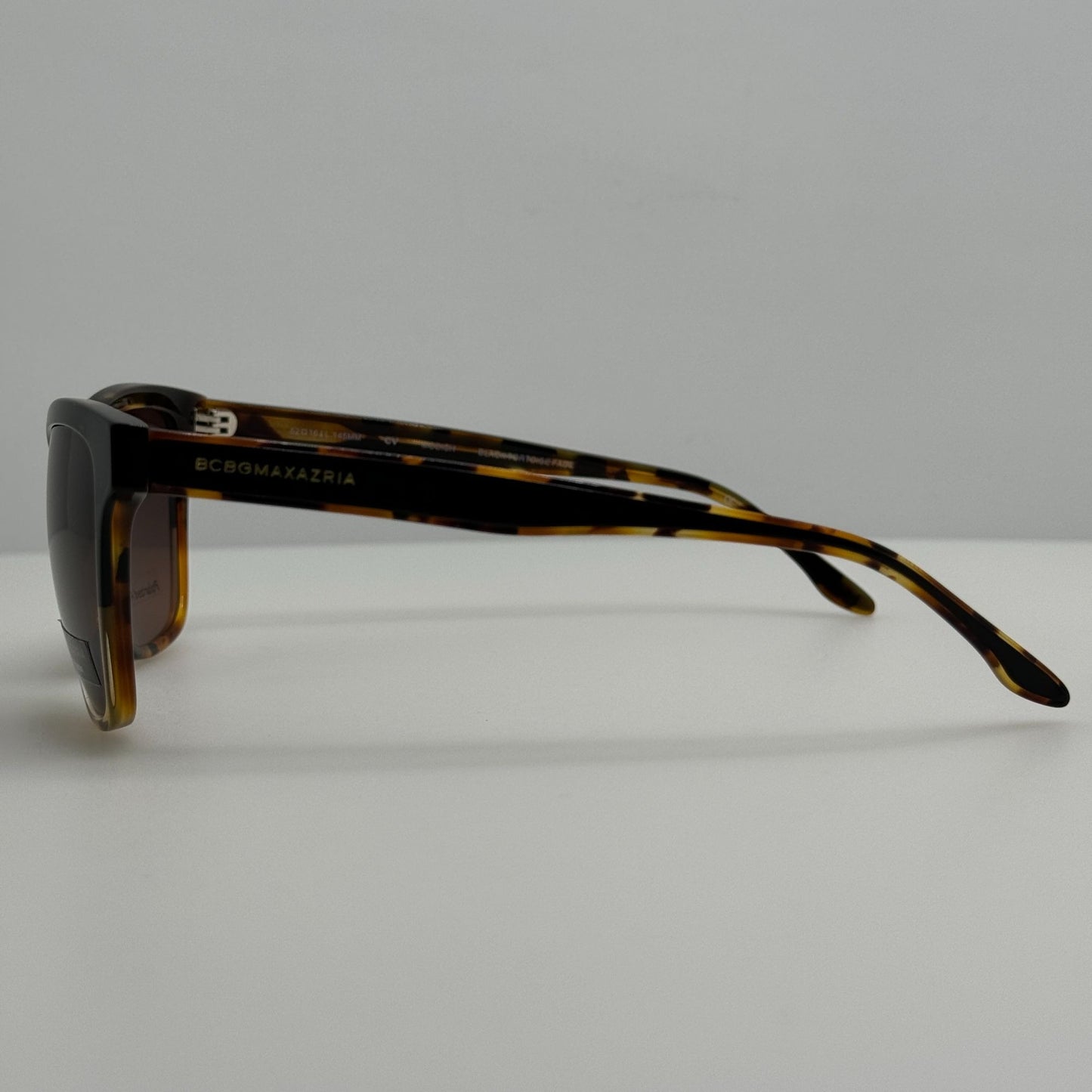 BCBGMAXAZRIA Sunglasses Modish Black Tortoise Fade BCBG 52-16-145