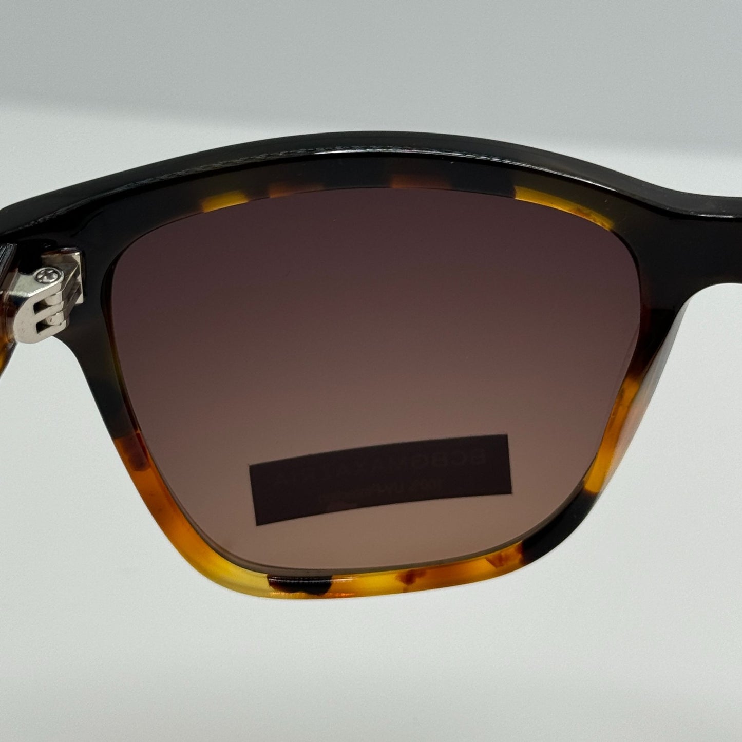 BCBGMAXAZRIA Sunglasses Modish Black Tortoise Fade BCBG 52-16-145
