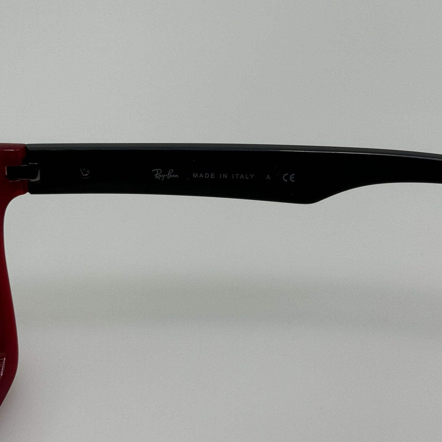 Ray Ban Sunglasses RB 4197 6044/5A Italy 56-20
