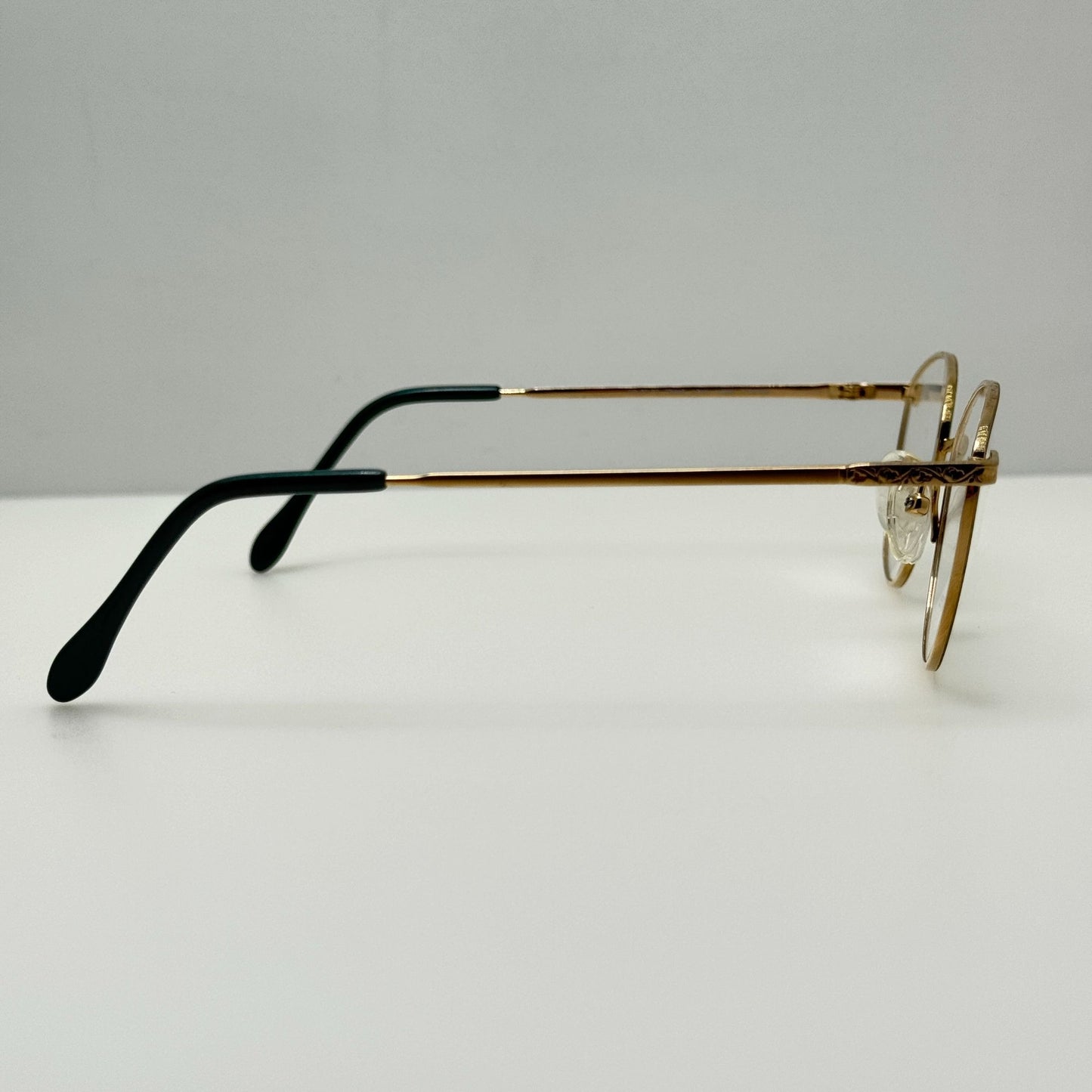 Charmant Eyeglasses Eye Glasses Frames 7605 PC 52-20-140 Japan