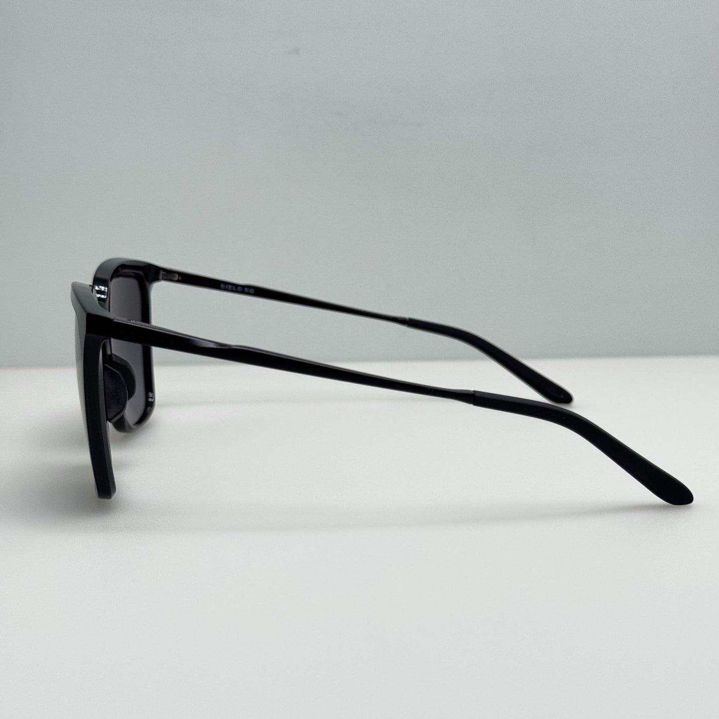 Oakley Sunglasses OO9480-0157 Sielo SQ Black 57-18-141