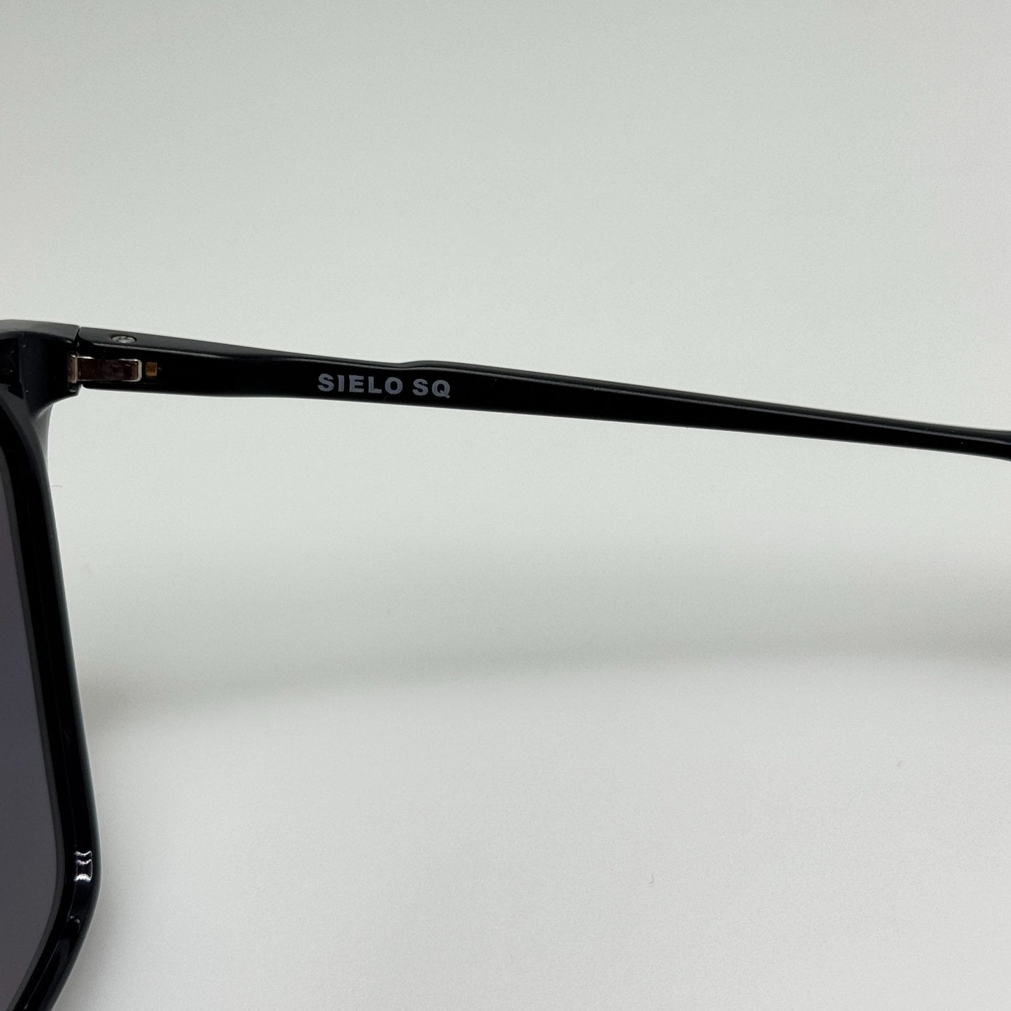 Oakley Sunglasses OO9480-0157 Sielo SQ Black 57-18-141