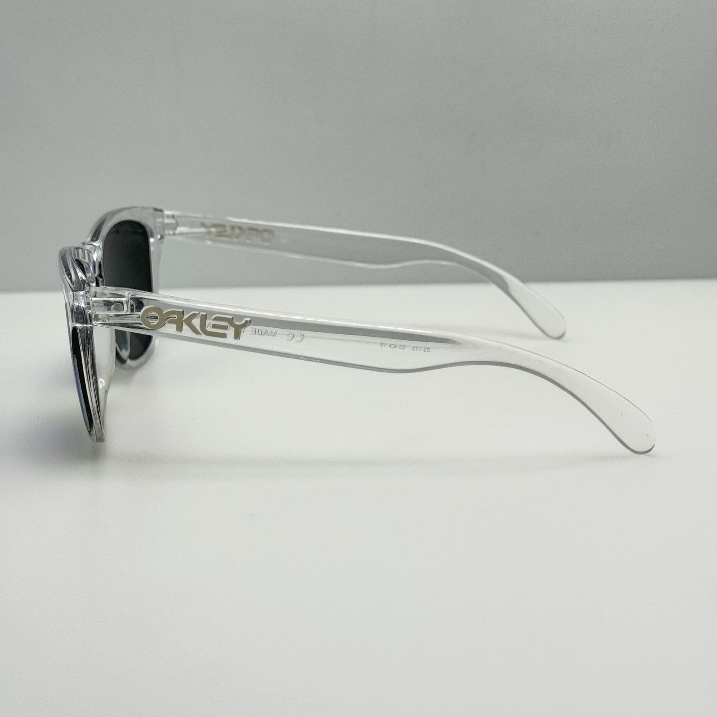 Oakley Sunglasses 03-115 Frogskins 53-19