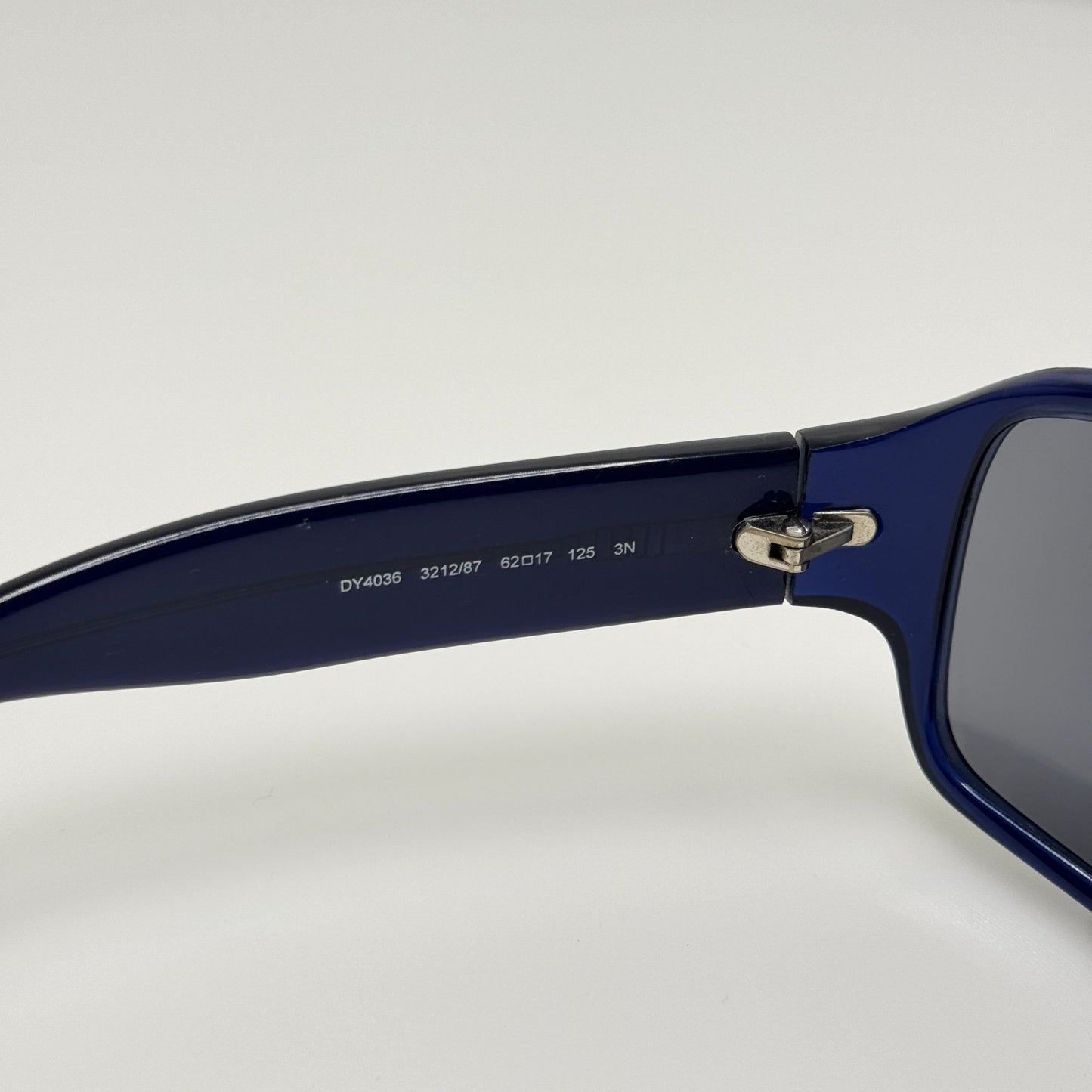 DKNY Sunglasses DY4036 3212/87 62-17-125