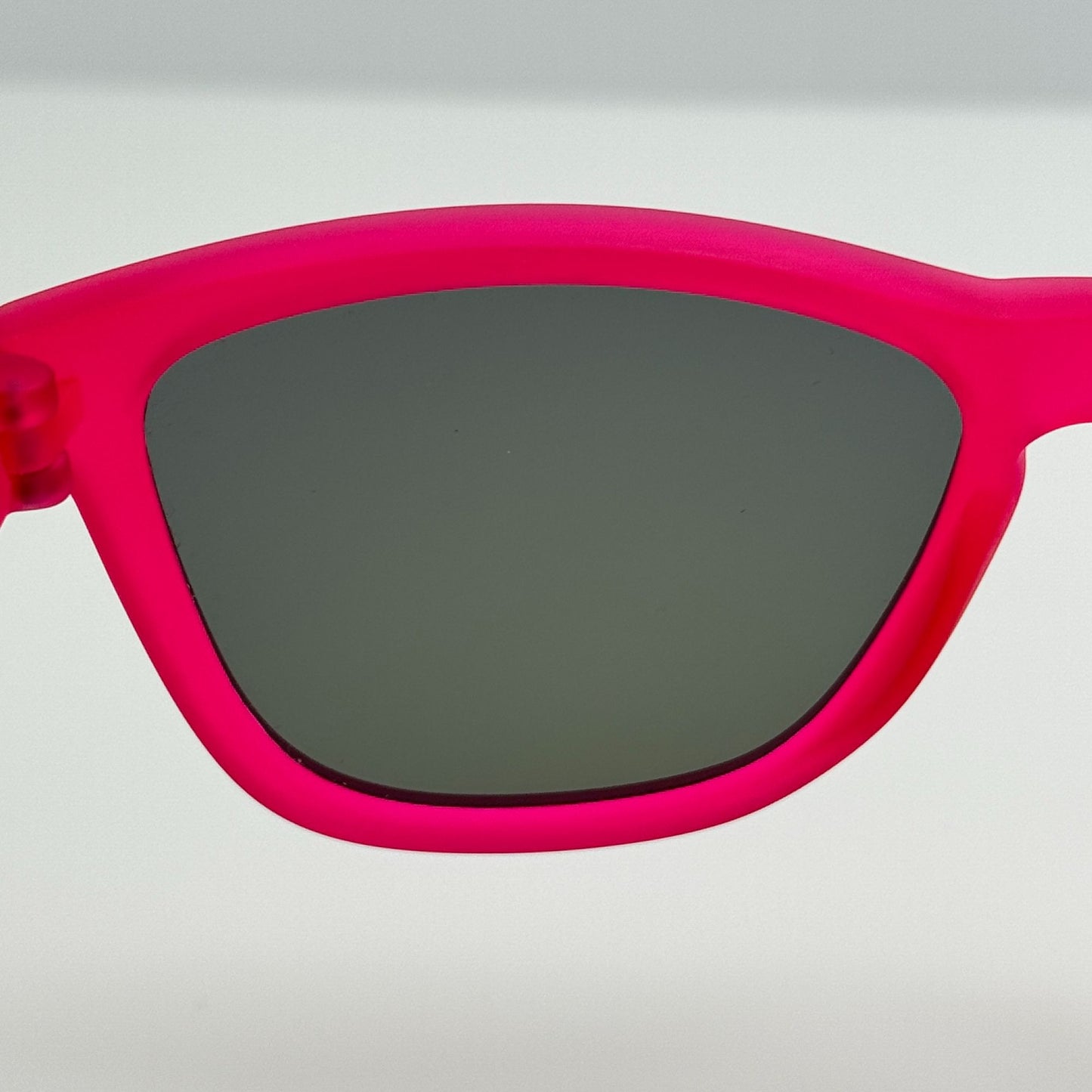 Goodr Sunglasses GGRX Compete For A Cure W/ Bag And Box