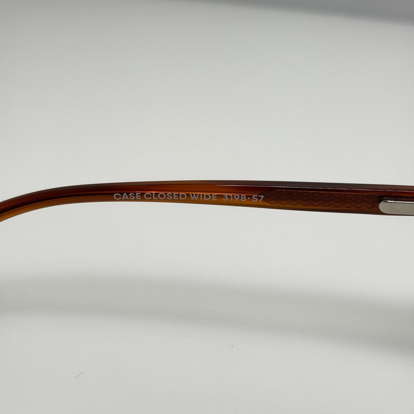 Eyebobs Eyeglasses Eye Glasses Readers 3198 57 Case Closed Wide 51-19