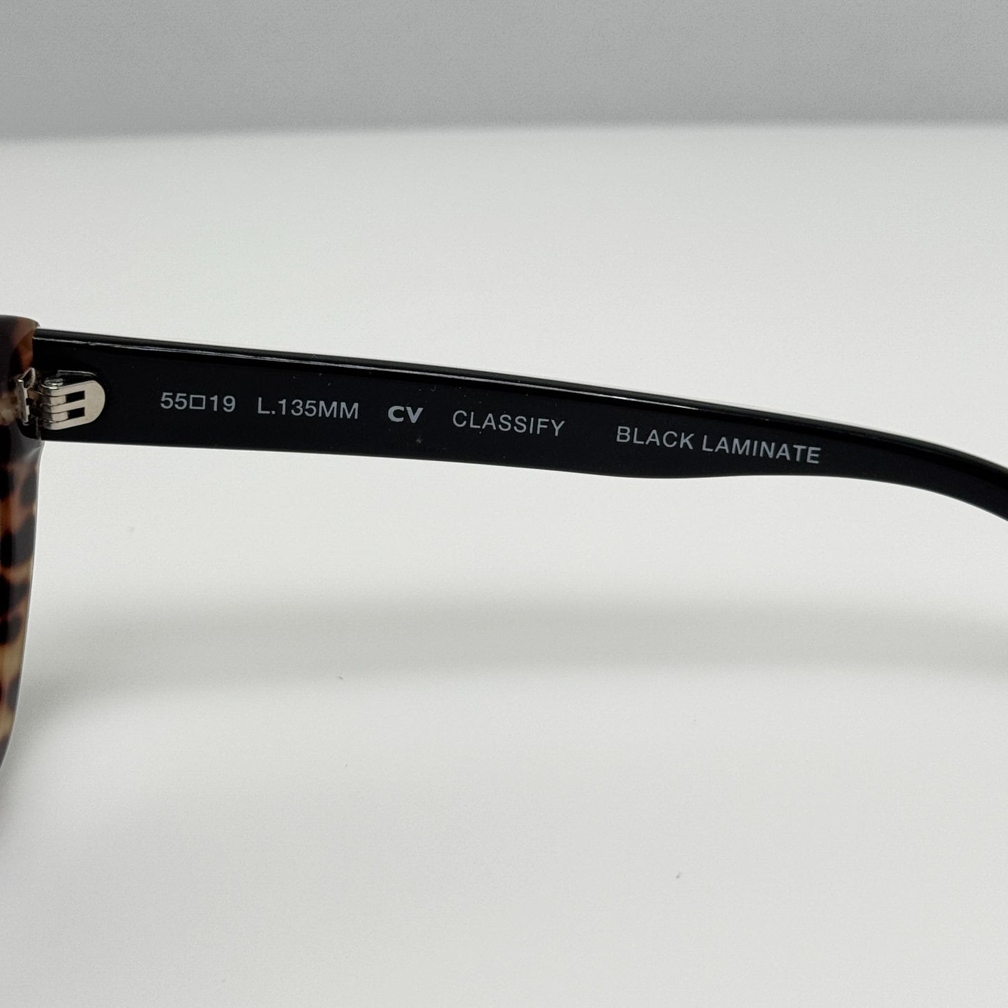Steve Madden Sunglasses Classify Black Laminate 55-19-135