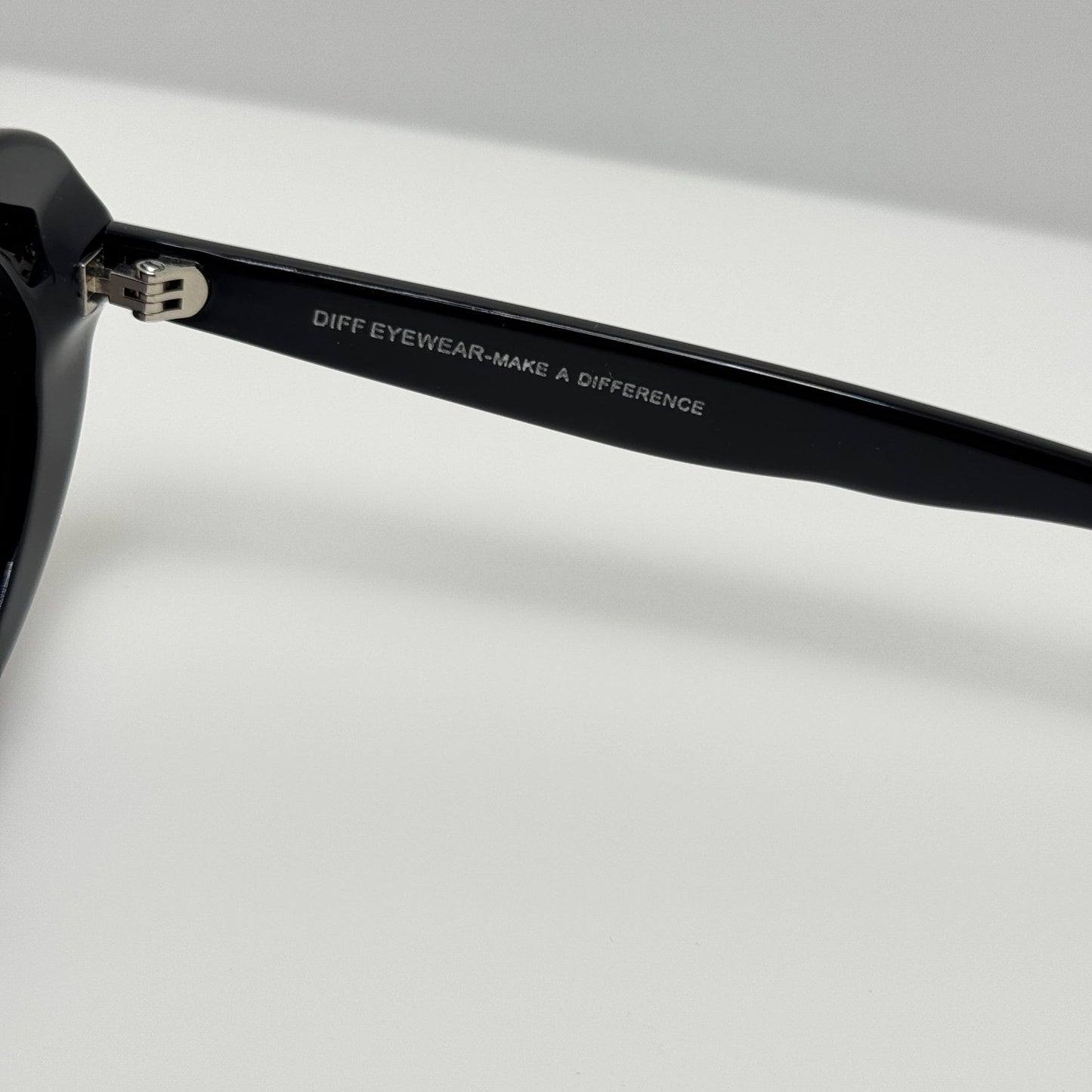 Diff Sunglasses Olivia BK-GR77 Black 50-20-145