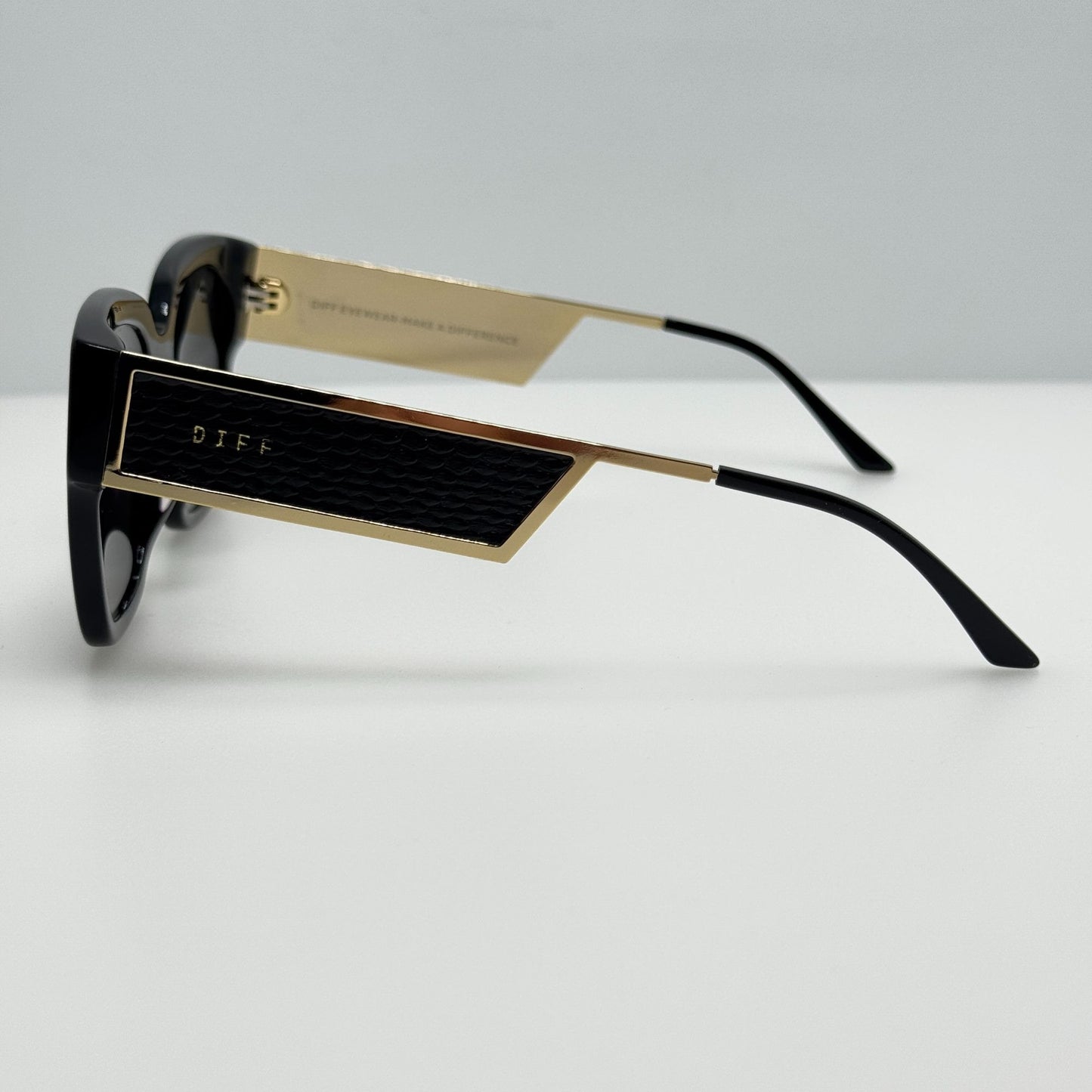 Diff Sunglasses Isabella DE01-0420-BKGRP Polarized Black
