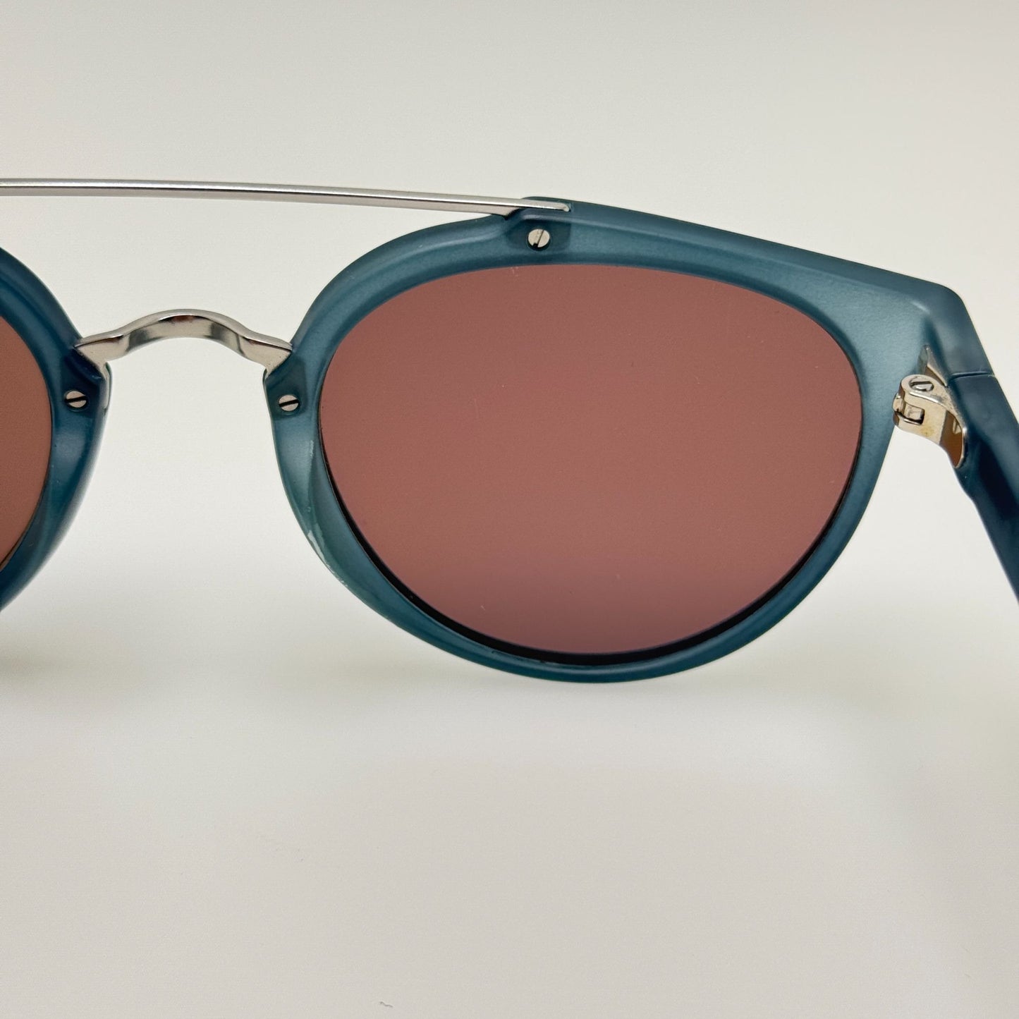Guess Sunglasses GU6890 91X 52-23-140