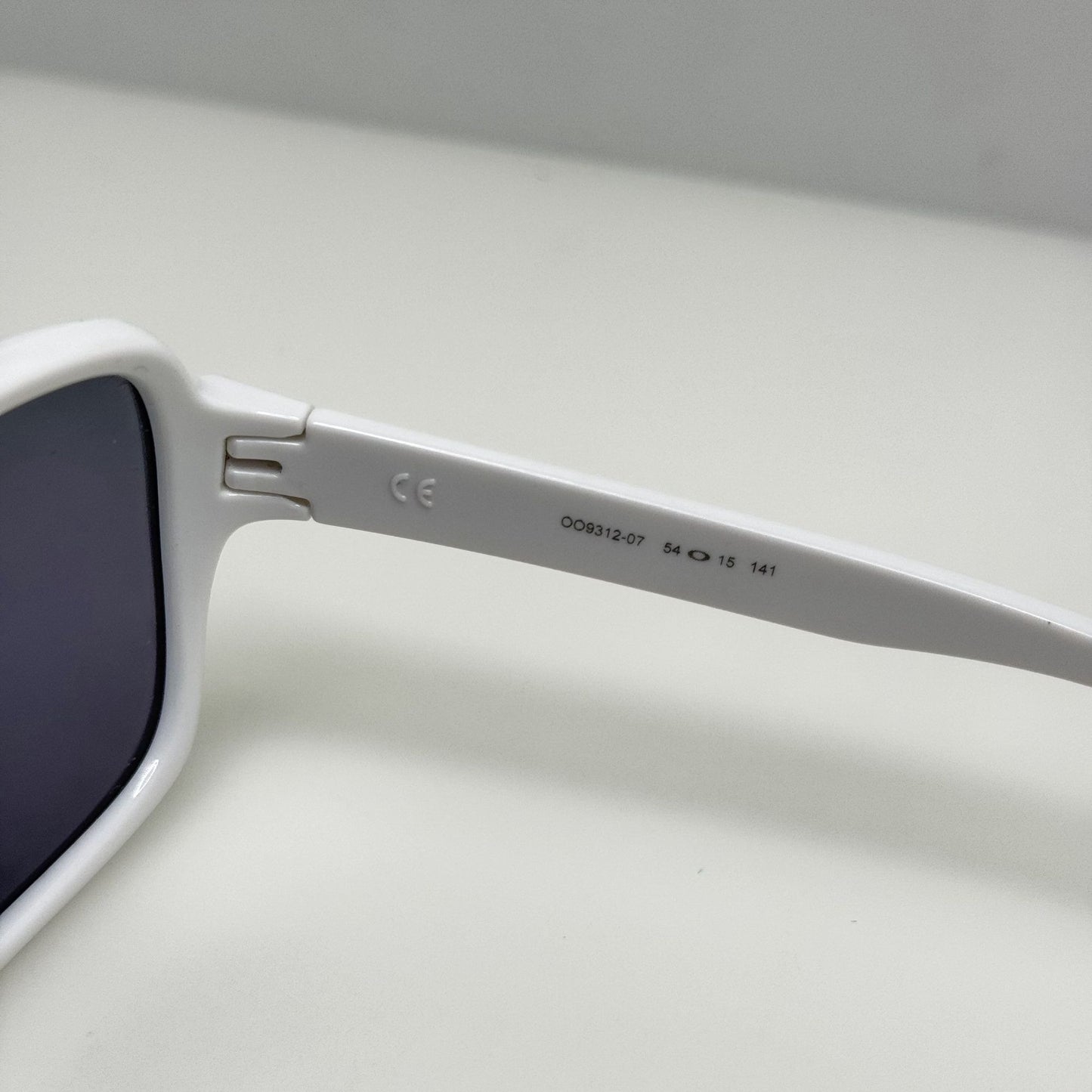Oakley Sunglasses OO9312-07 Proxy White 54-15-141