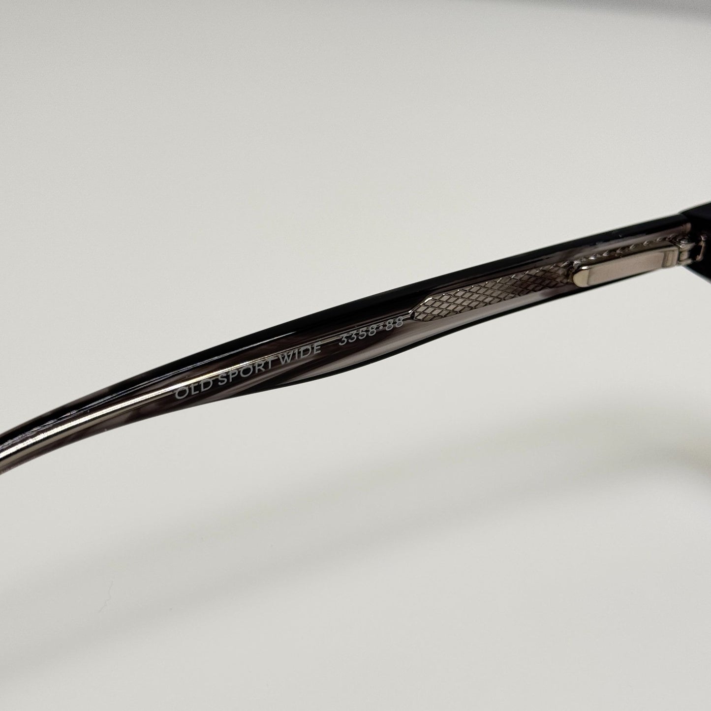 Eyebobs Eyeglasses Eye Glasses Readers 3358 88 Old Sport Wide 53-22