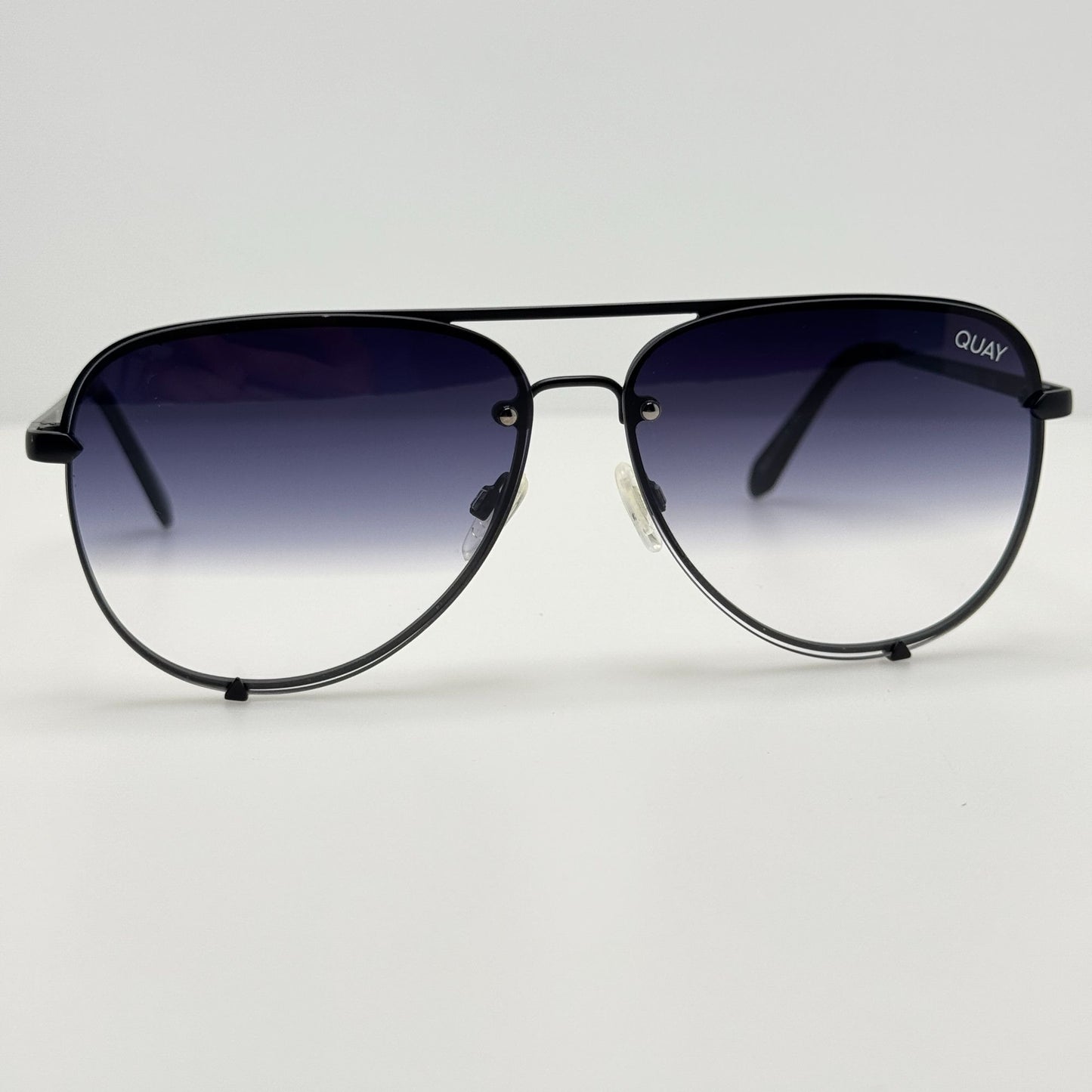 Quay Sunglasses HK Rimless 126 Black B