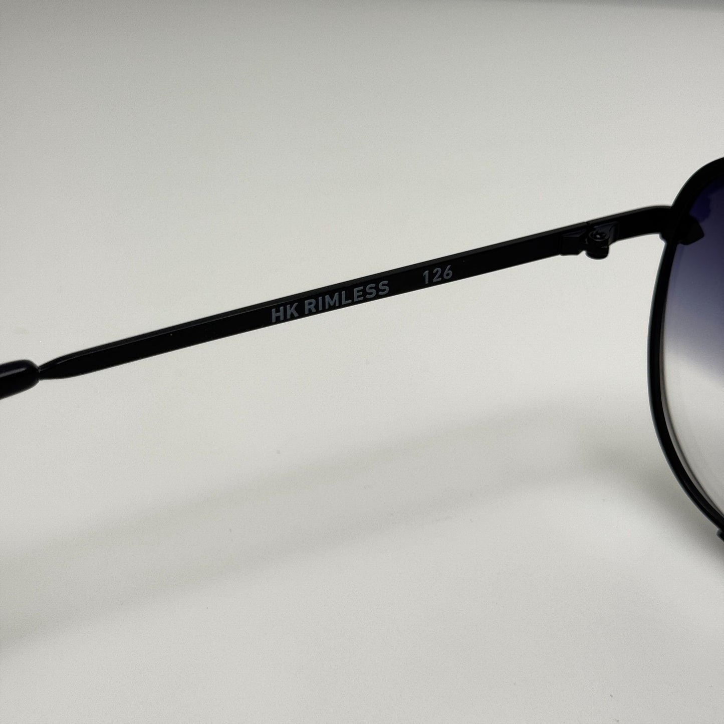 Quay Sunglasses HK Rimless 126 Black B