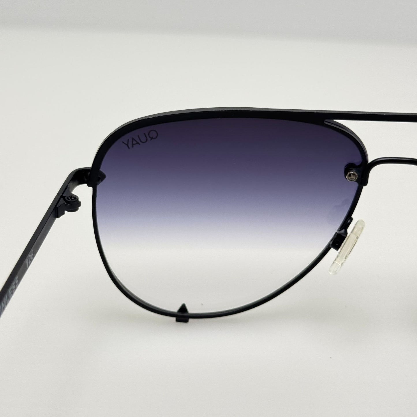 Quay Sunglasses HK Rimless 126 Black B