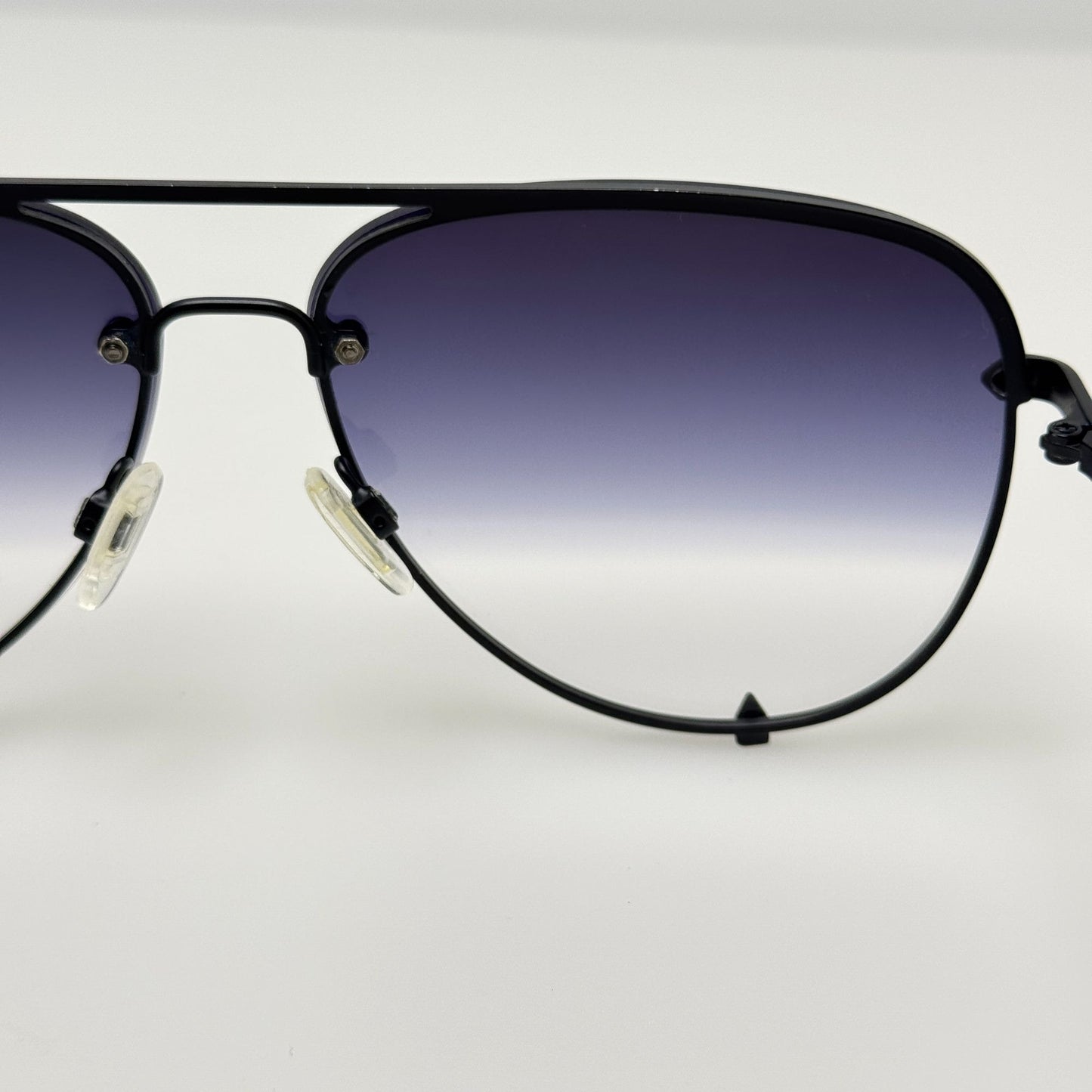 Quay Sunglasses HK Rimless 126 Black B