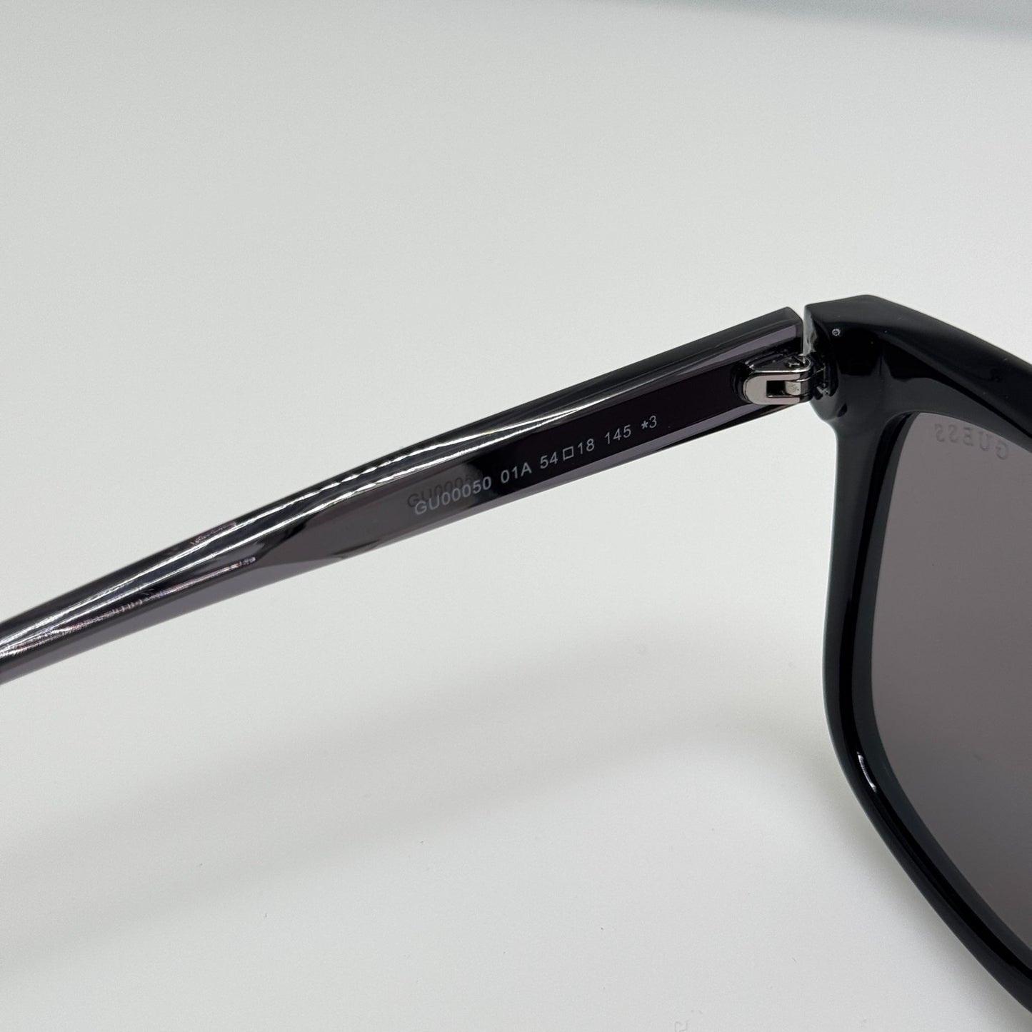 Guess Sunglasses GU00050 01A 54-18-145