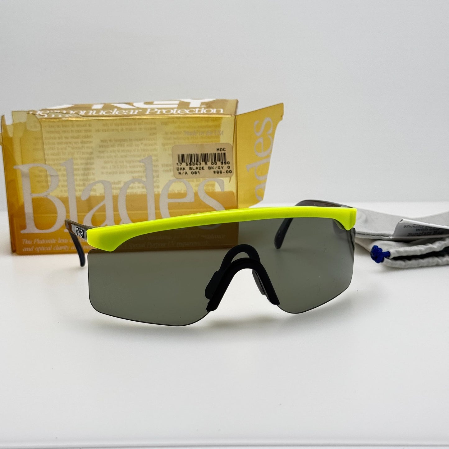 Oakley Sunglasses Blades BK/GY Z87.1Vintage