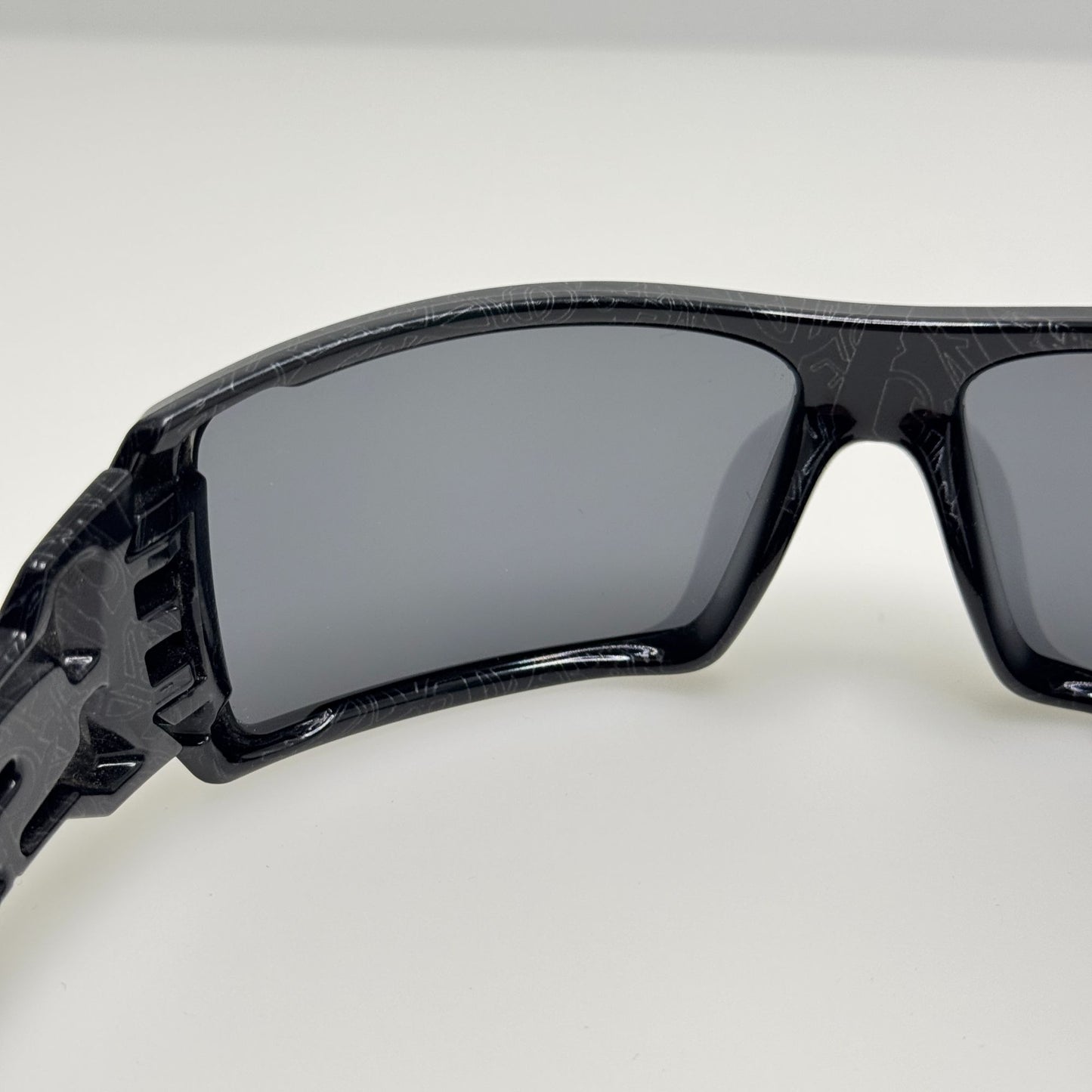 Oakley Sunglasses 24-058 Oil Rig