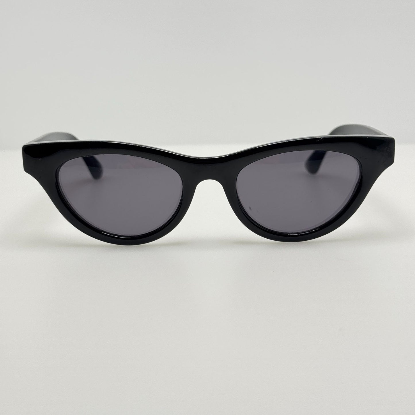 Isaac Mizrahi Sunglasses IM4 10 Black 49-21-145