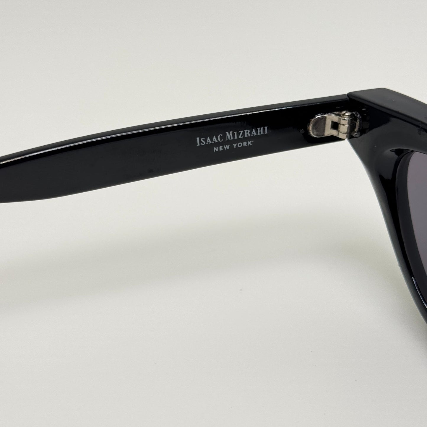 Isaac Mizrahi Sunglasses IM4 10 Black 49-21-145