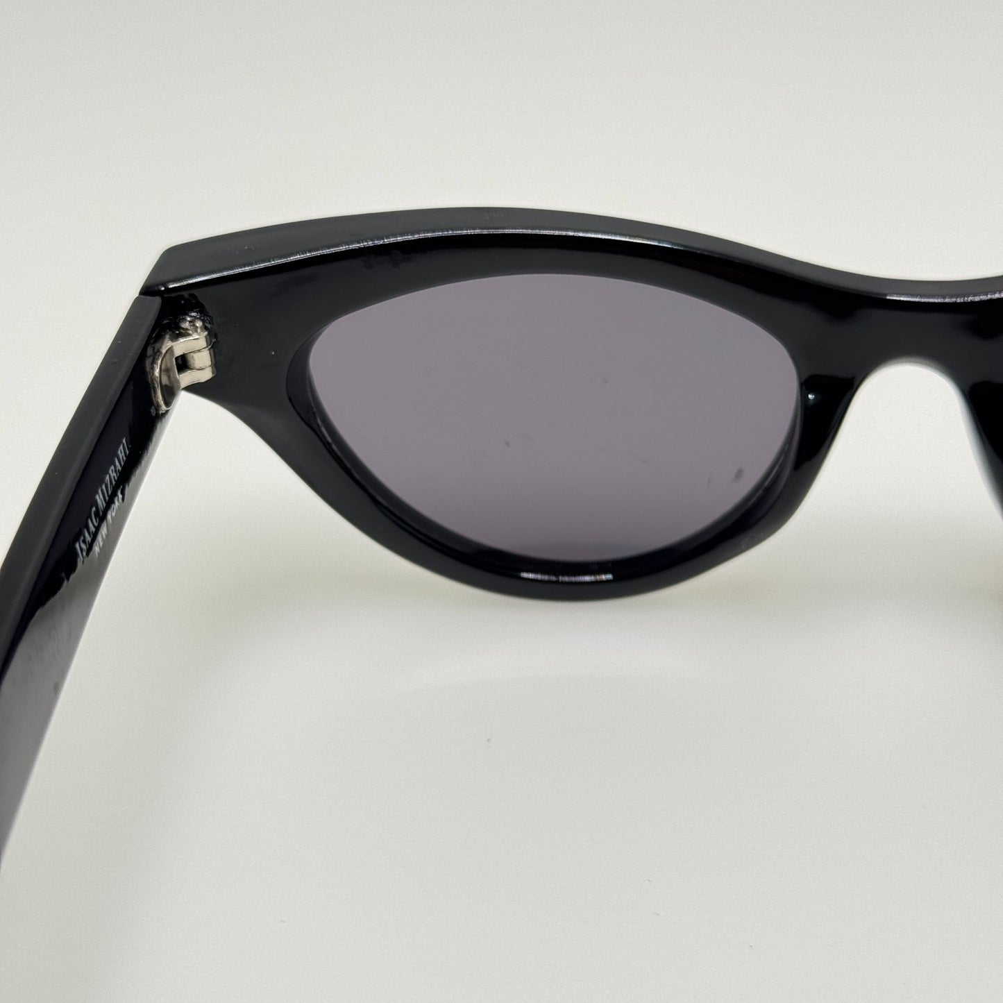 Isaac Mizrahi Sunglasses IM4 10 Black 49-21-145