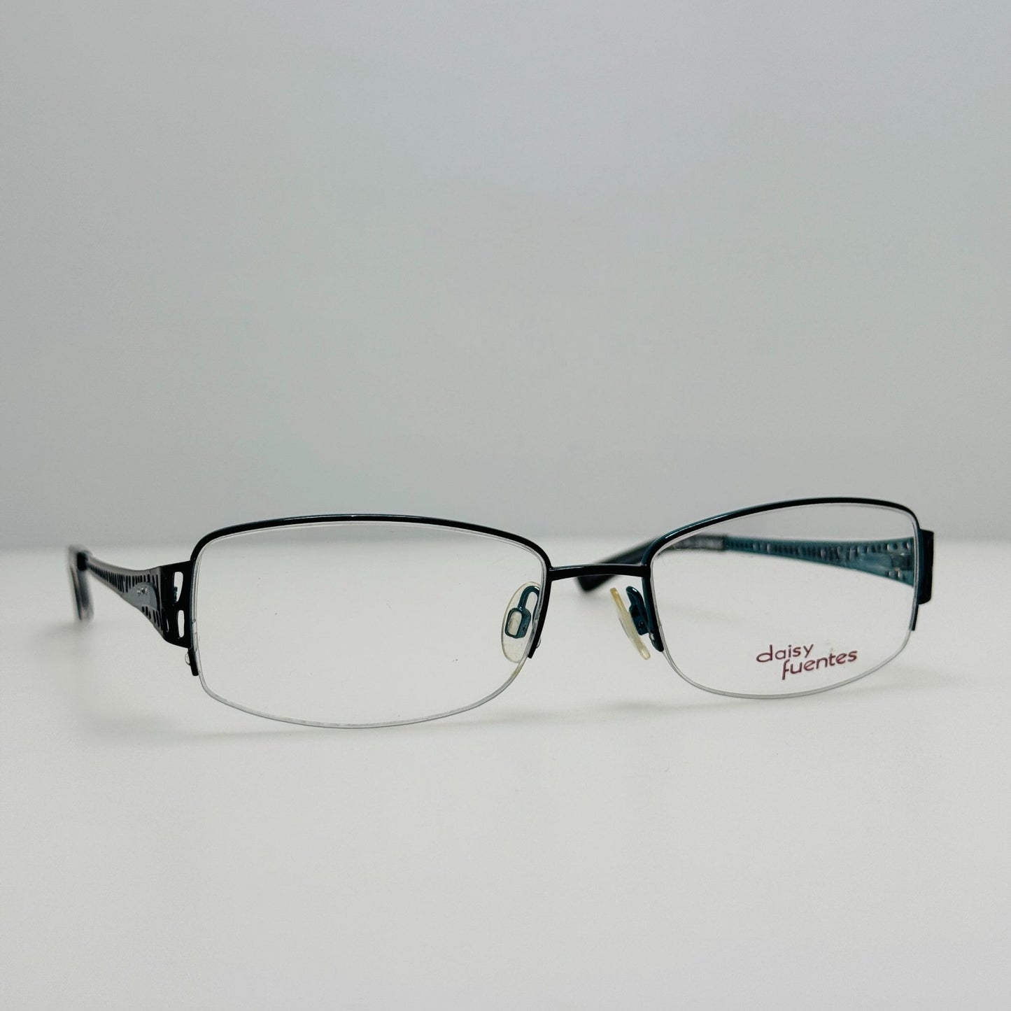 Daisy Fuentes Eyeglasses Eye Glasses Frames Helena 021 Zyloware 52-17-135