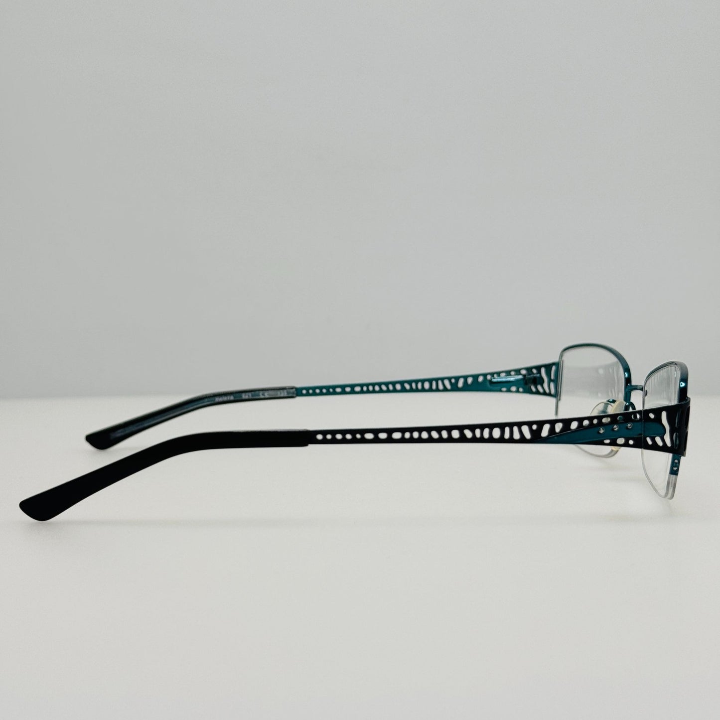 Daisy Fuentes Eyeglasses Eye Glasses Frames Helena 021 Zyloware 52-17-135