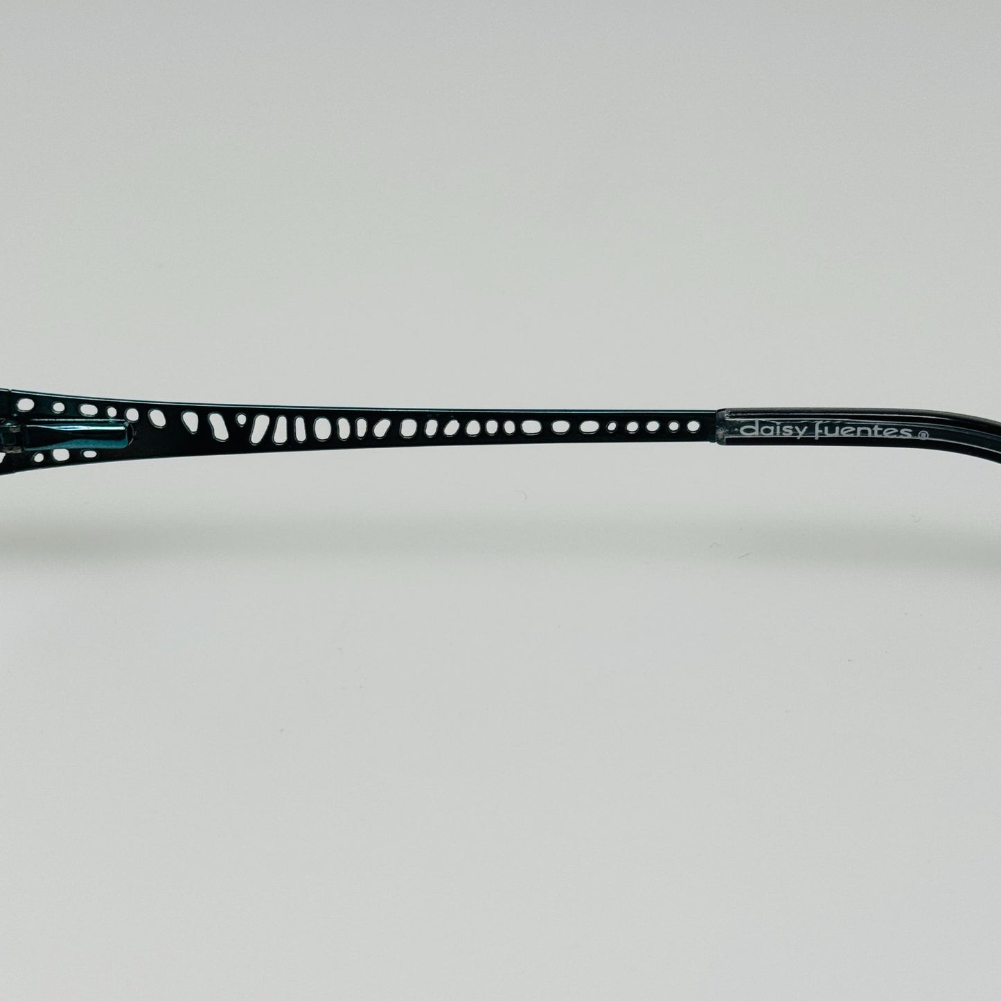 Daisy Fuentes Eyeglasses Eye Glasses Frames Helena 021 Zyloware 52-17-135
